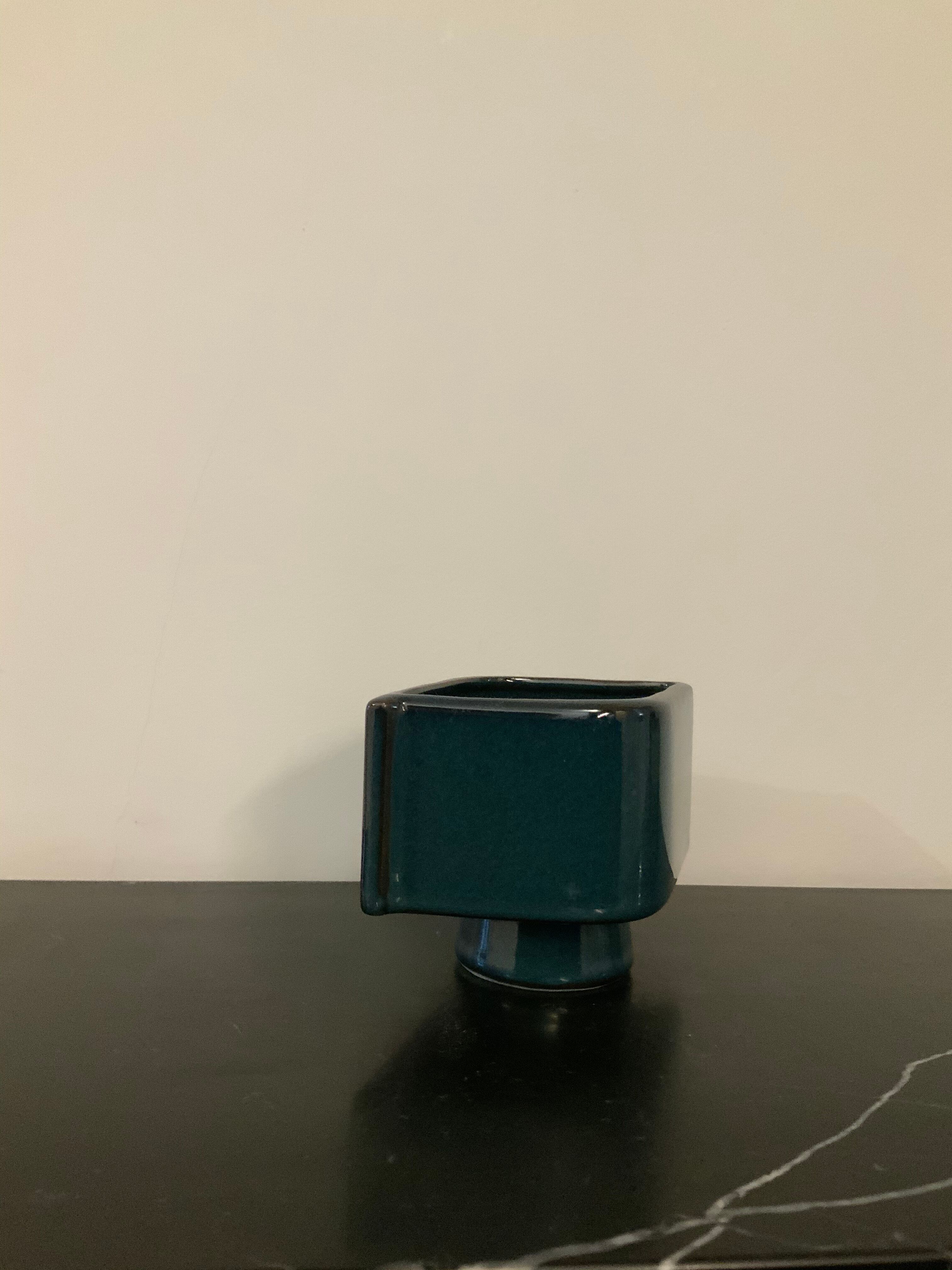Blue pot