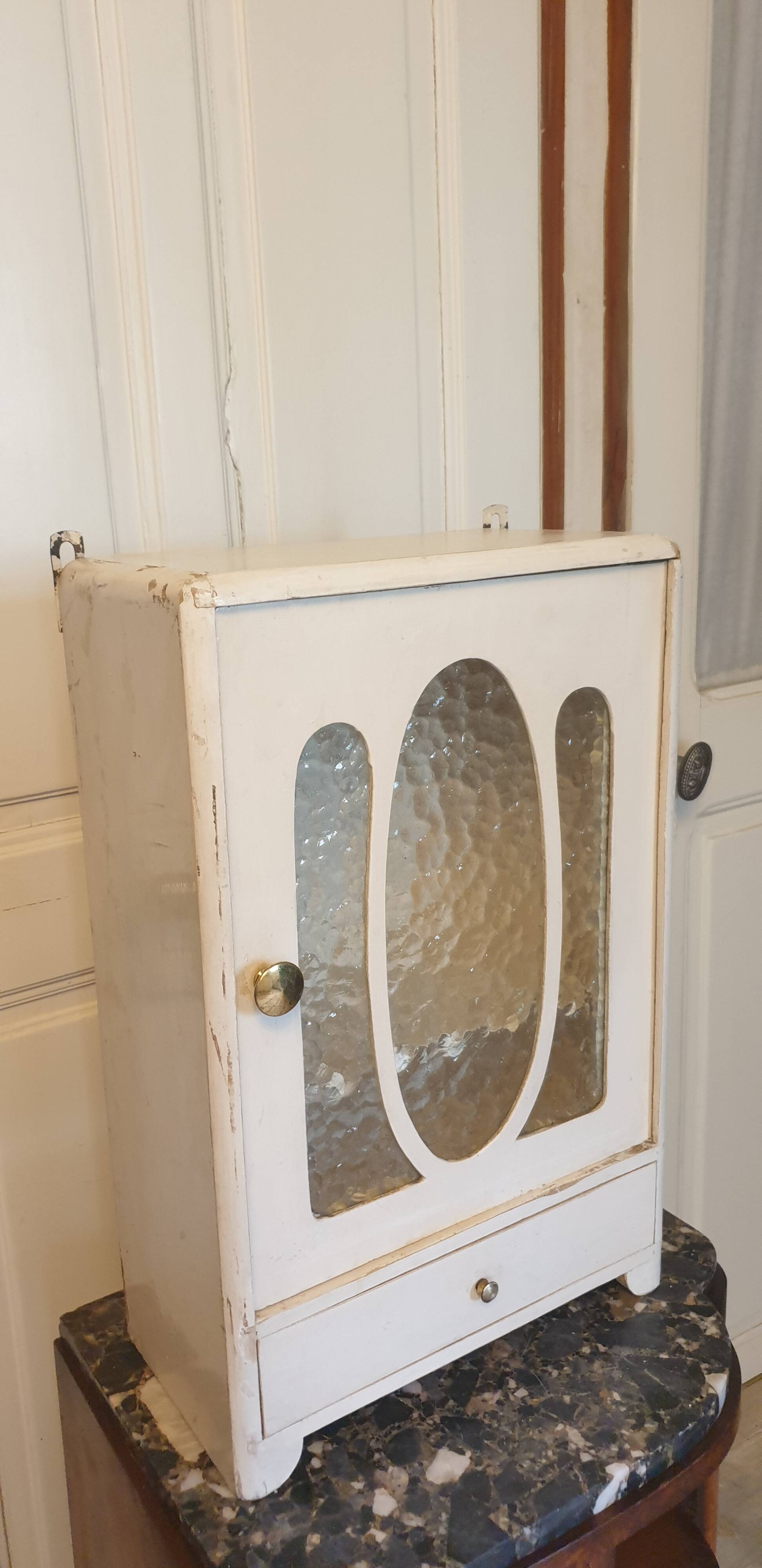 Medicine cabinet
