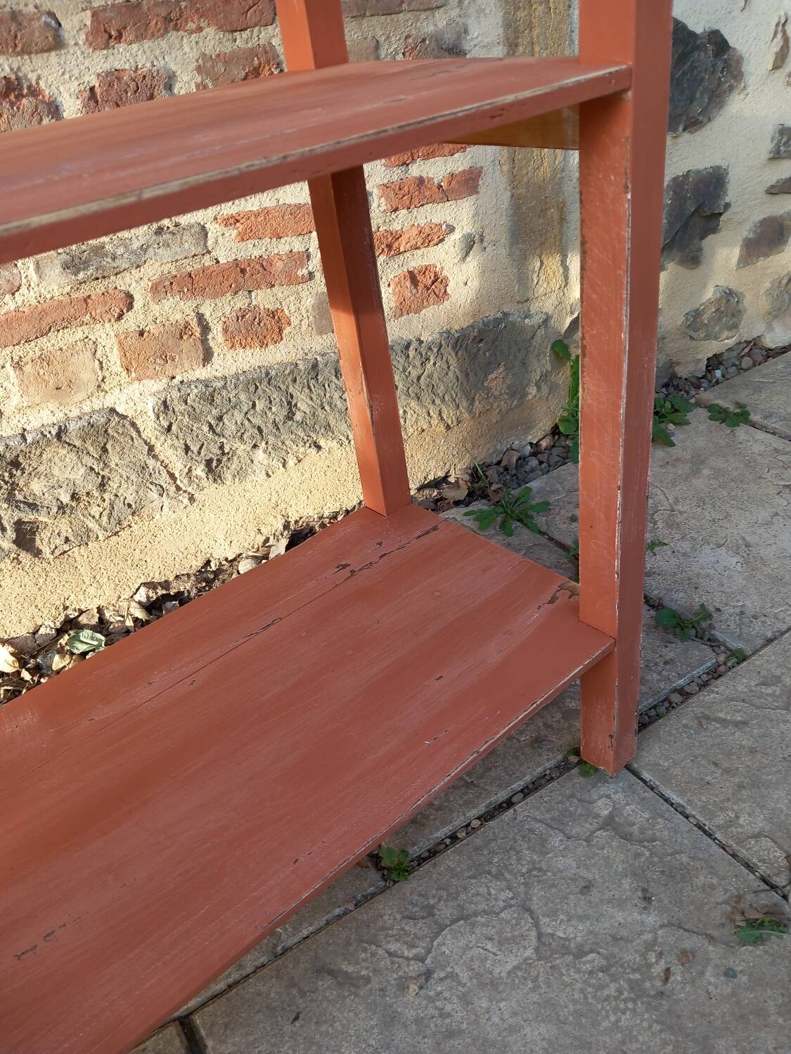 Old furniture/shelf on legs