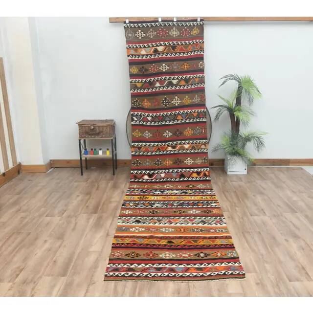 Tapis Kilim coloré en laine et coton fait main turc vintage des années 1970 98x405