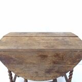 Table get leg in waxed oak.