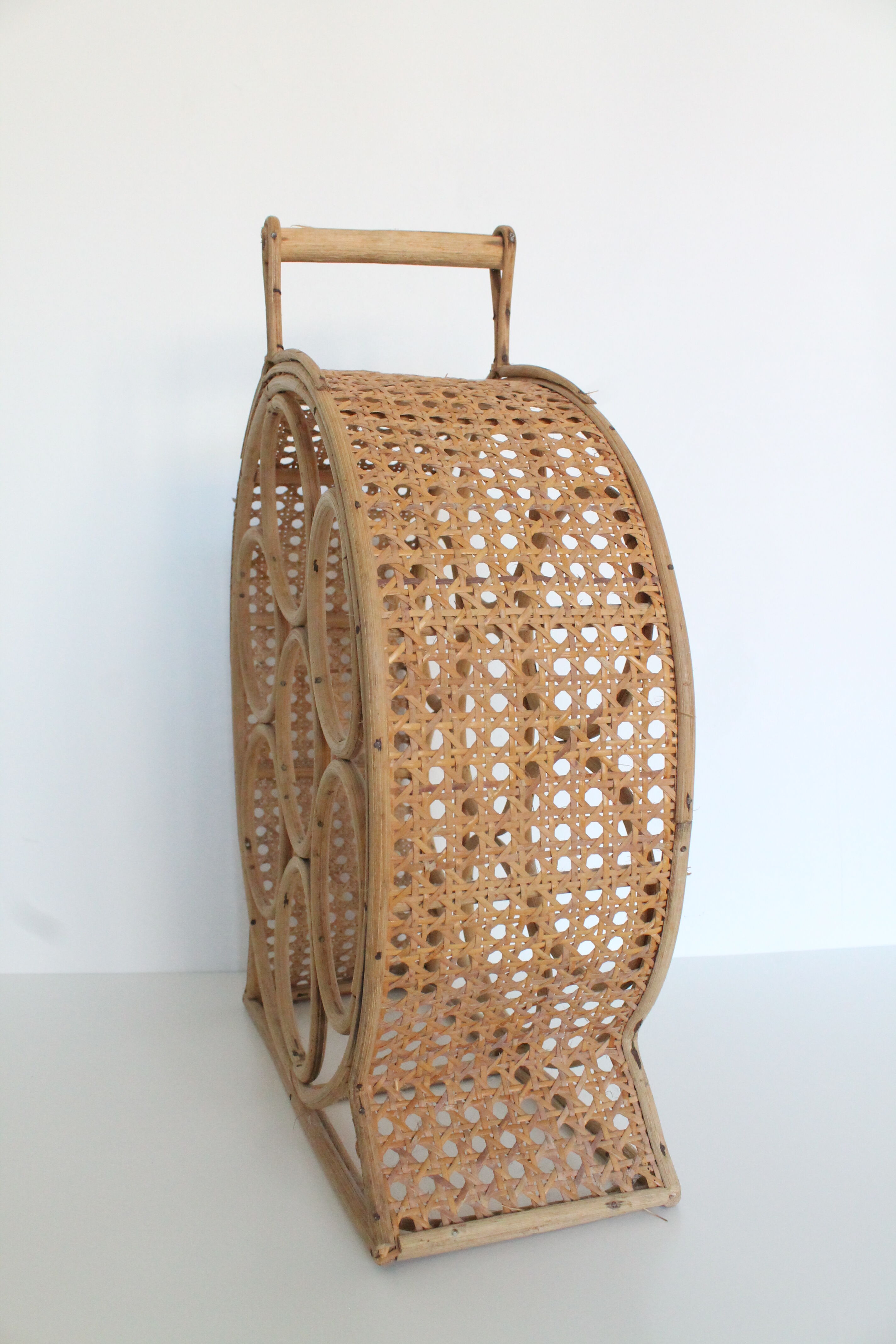 Wicker and rattan bottle holder