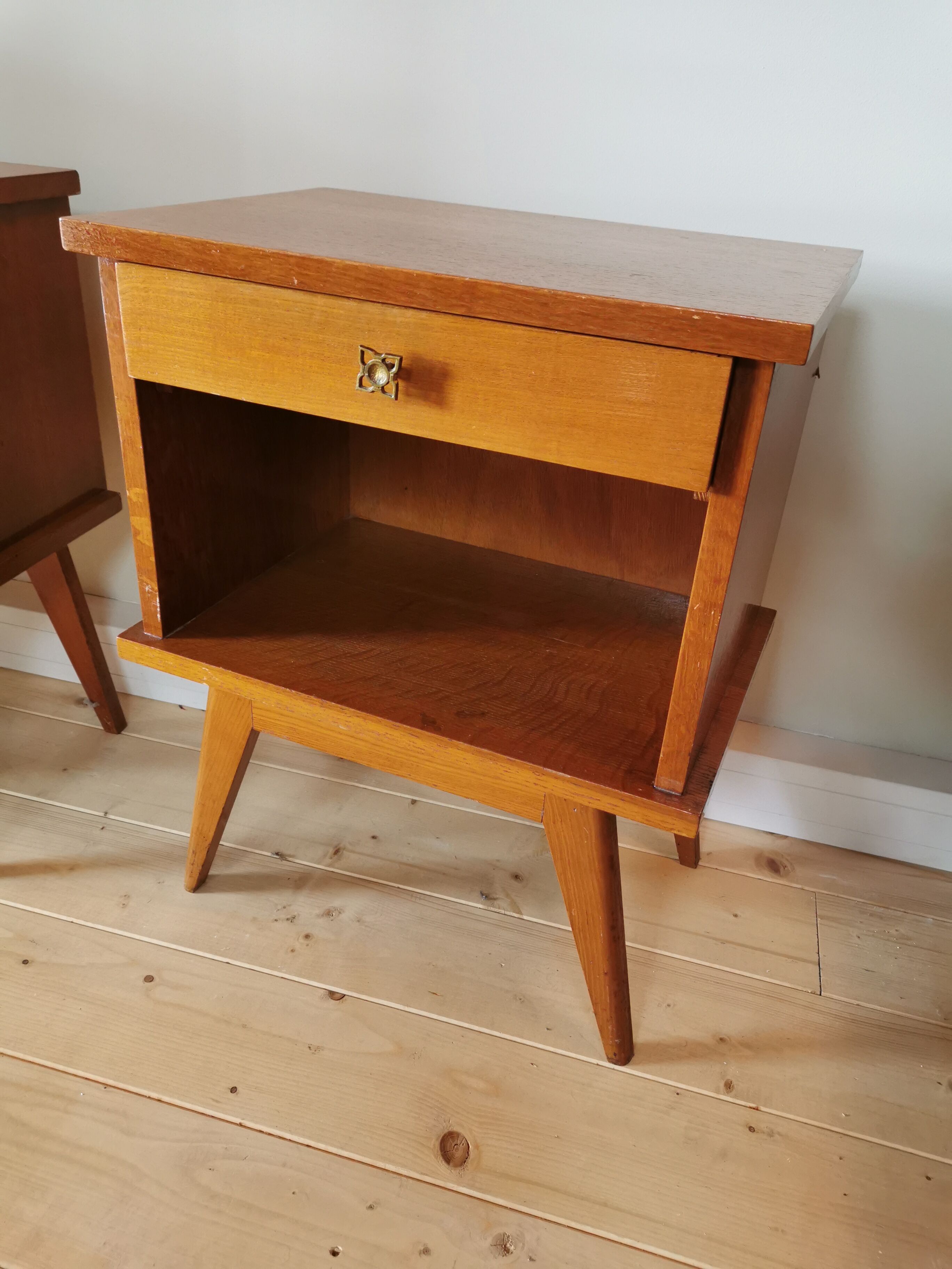 pair of bedsides of the 50s/60s, oak, compass feet