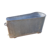 Zinc bathtub