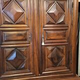LOUIS XIII CABINET IN DIAMOND-TIP WALNUT 2 DOORS FROM THE 18TH CENTURY