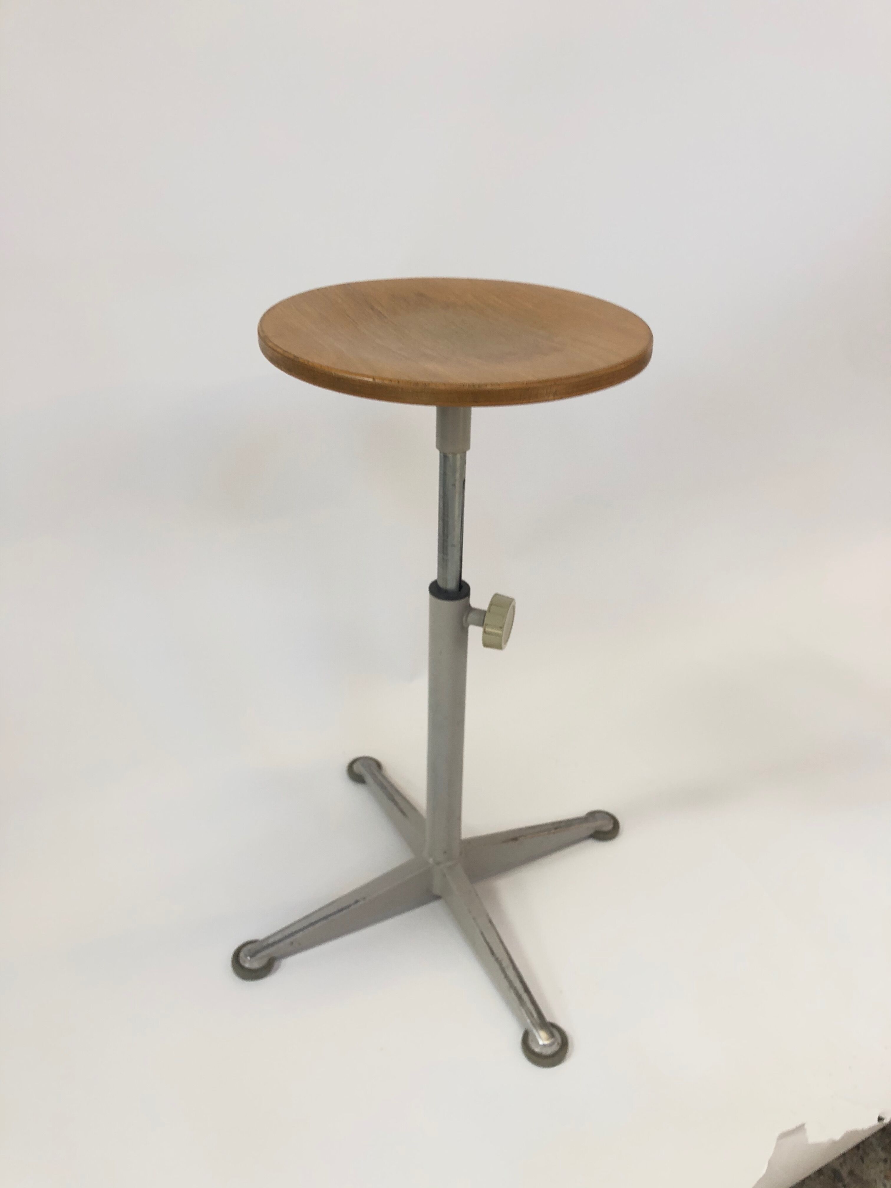 Stool work tabouret by Friso Kramer Ahrend de Cirkel