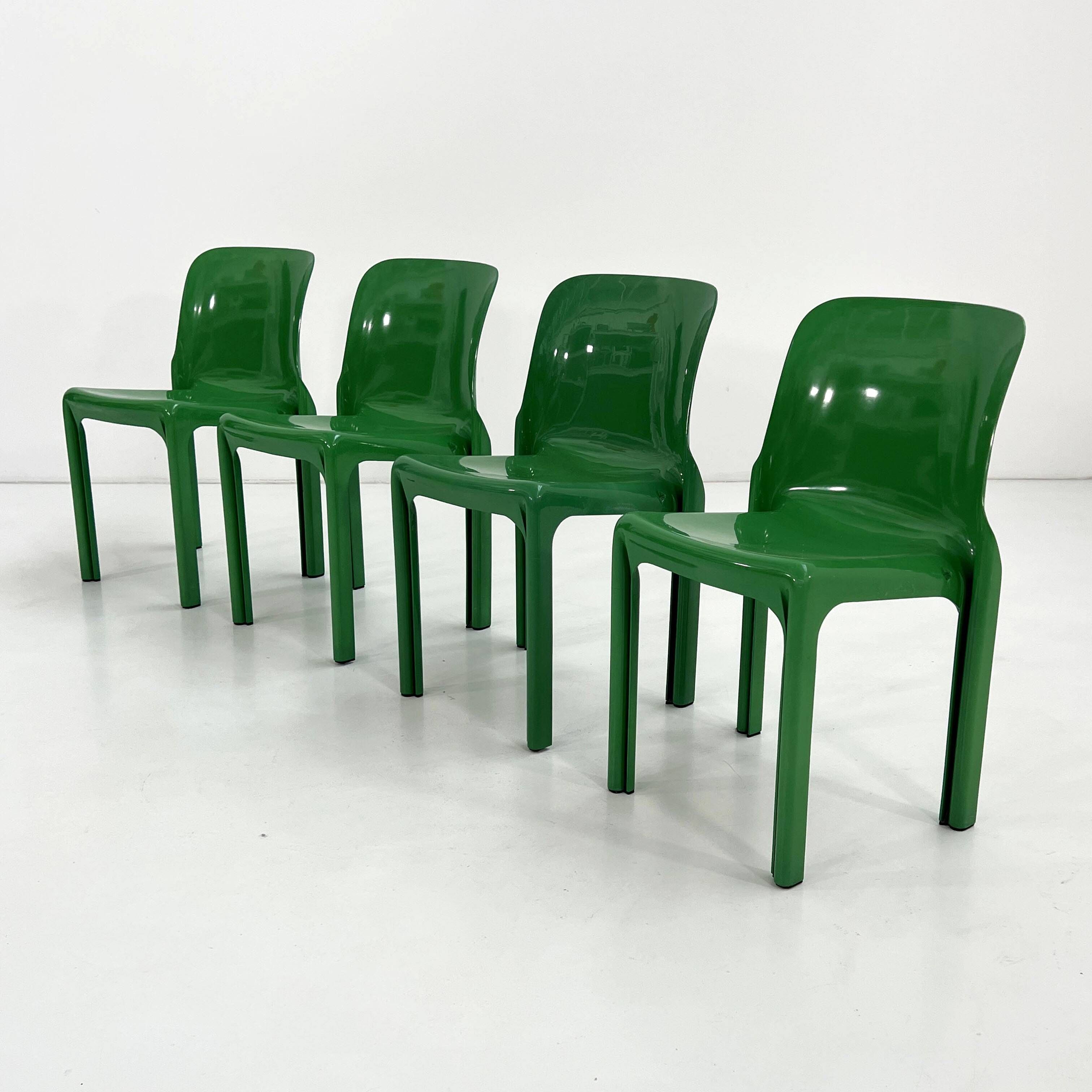 Lot de 4 chaises Selene vertes par Vico Magistretti pour Artemide, 1970