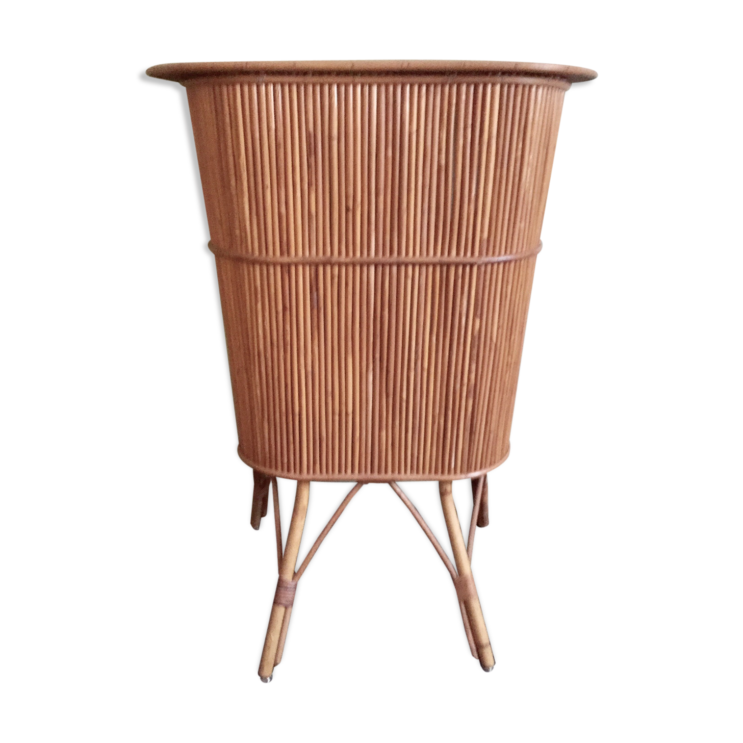 Rattan bar