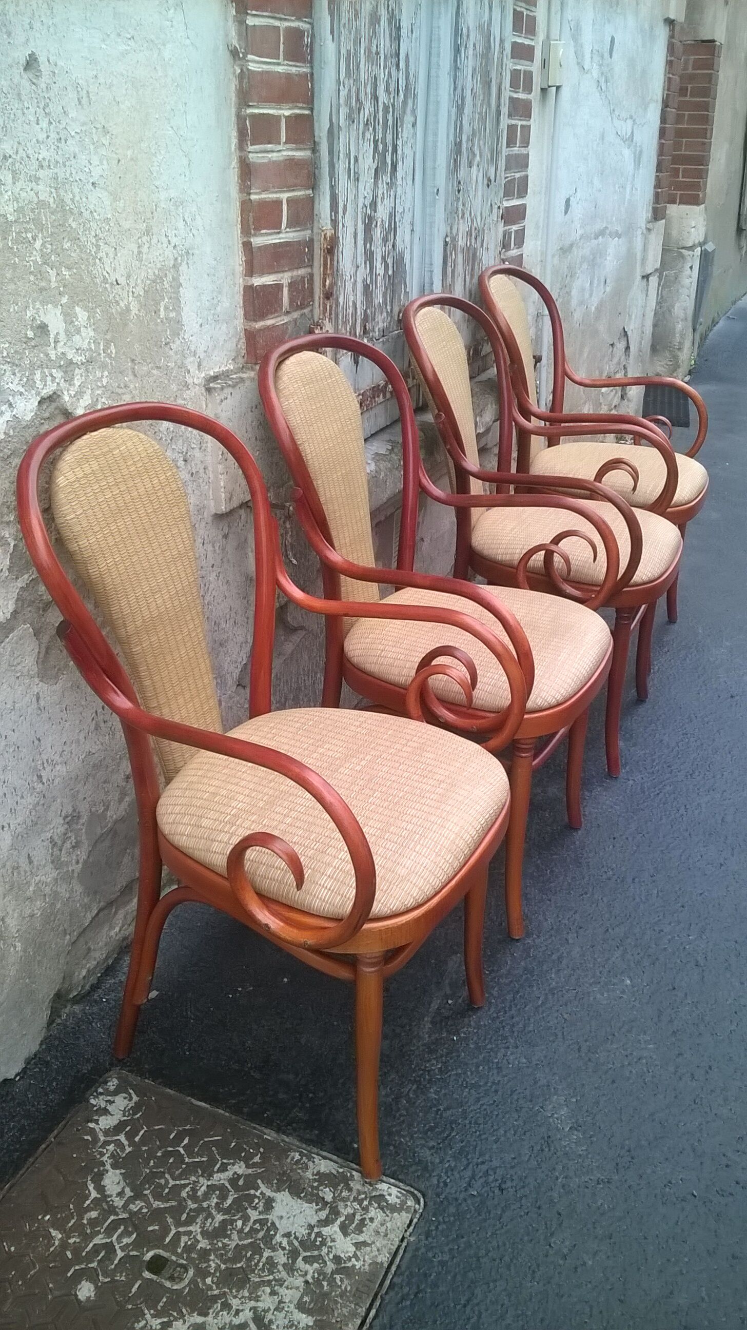 Sets of 4 fmg armchairs