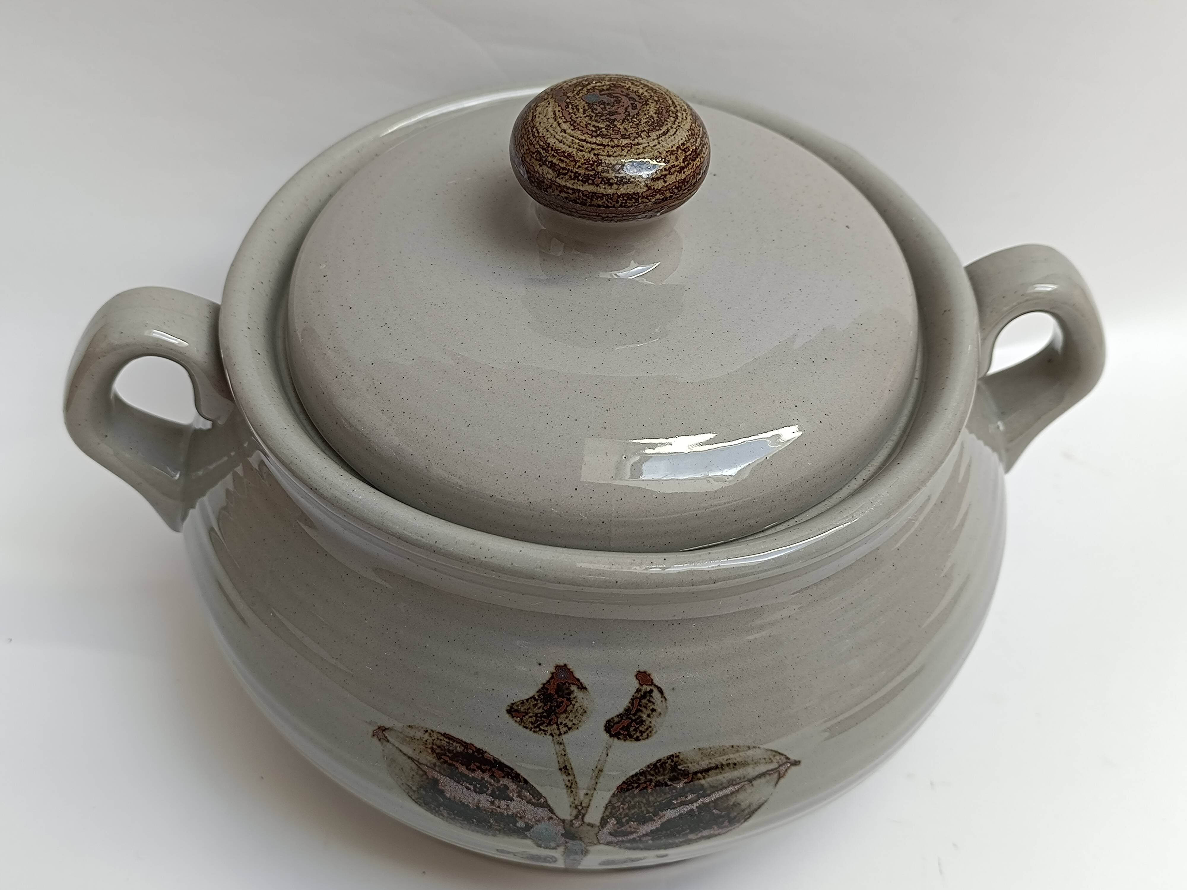 Arnon stoneware soup tureen