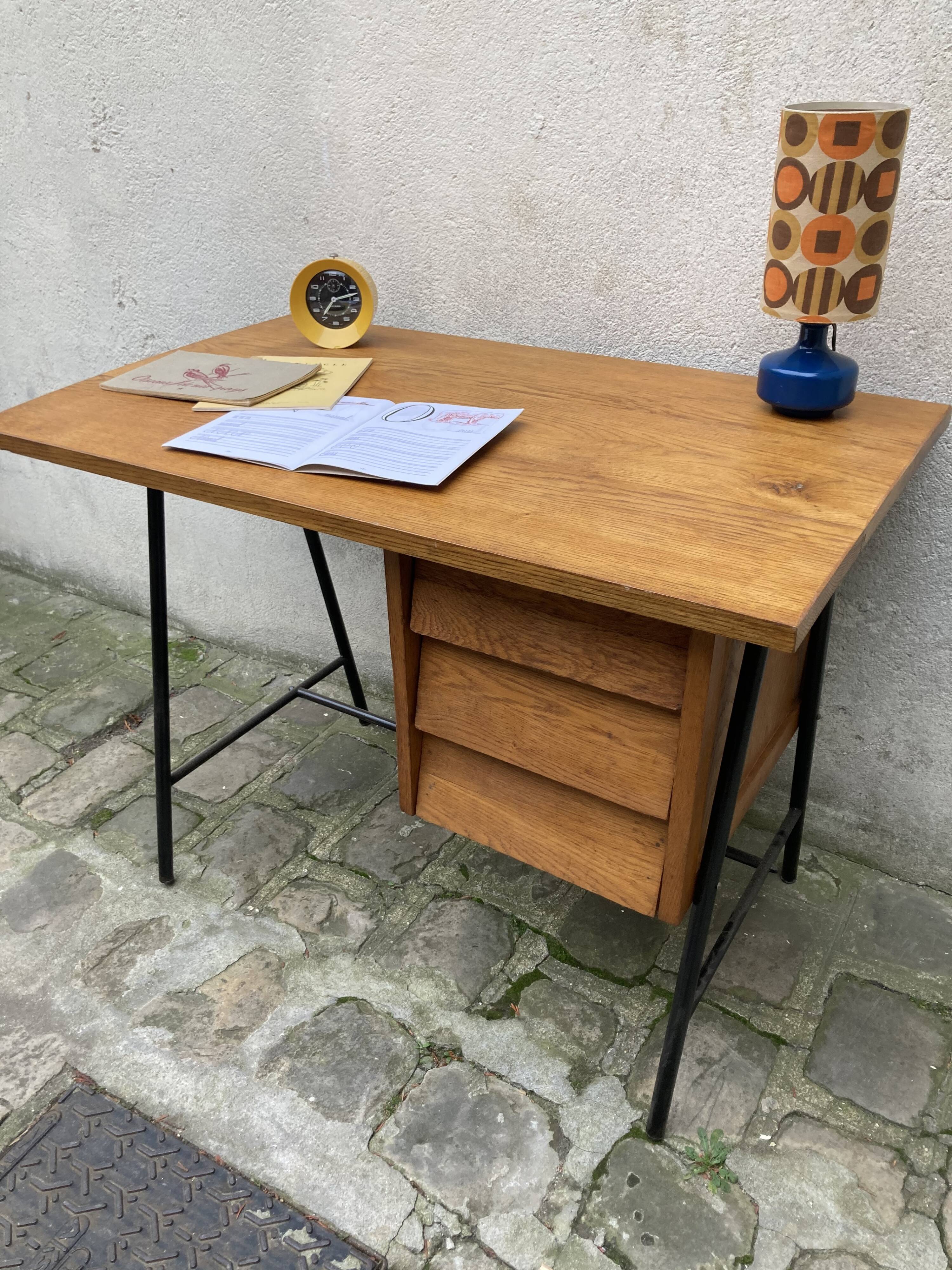 Hitier style desk