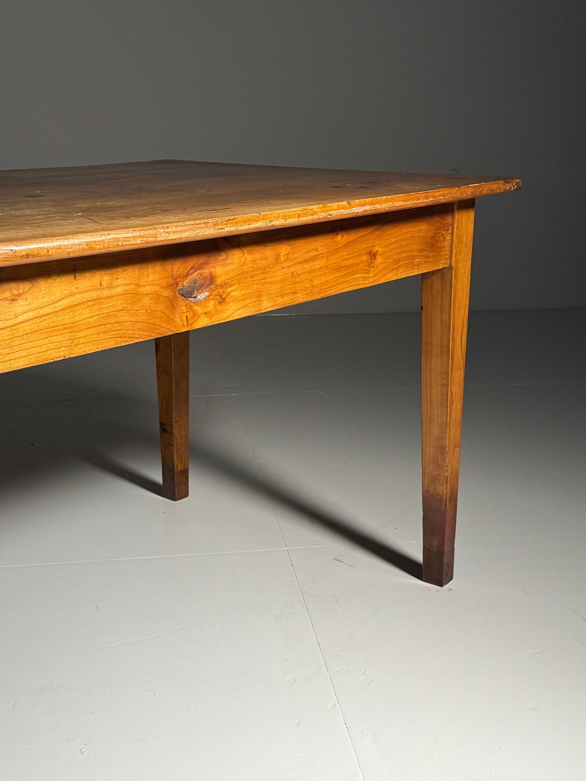 French dining table 188L