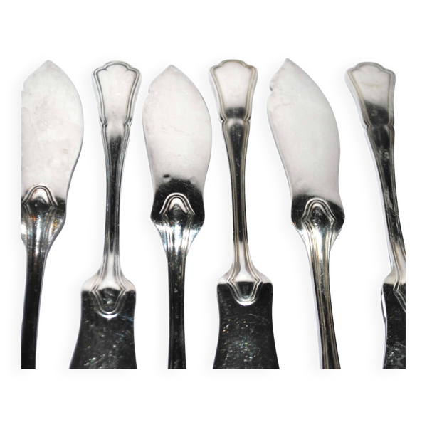 Lot de 10 couteaux à poisson ercuis en métal argenté modèle victoria spatours