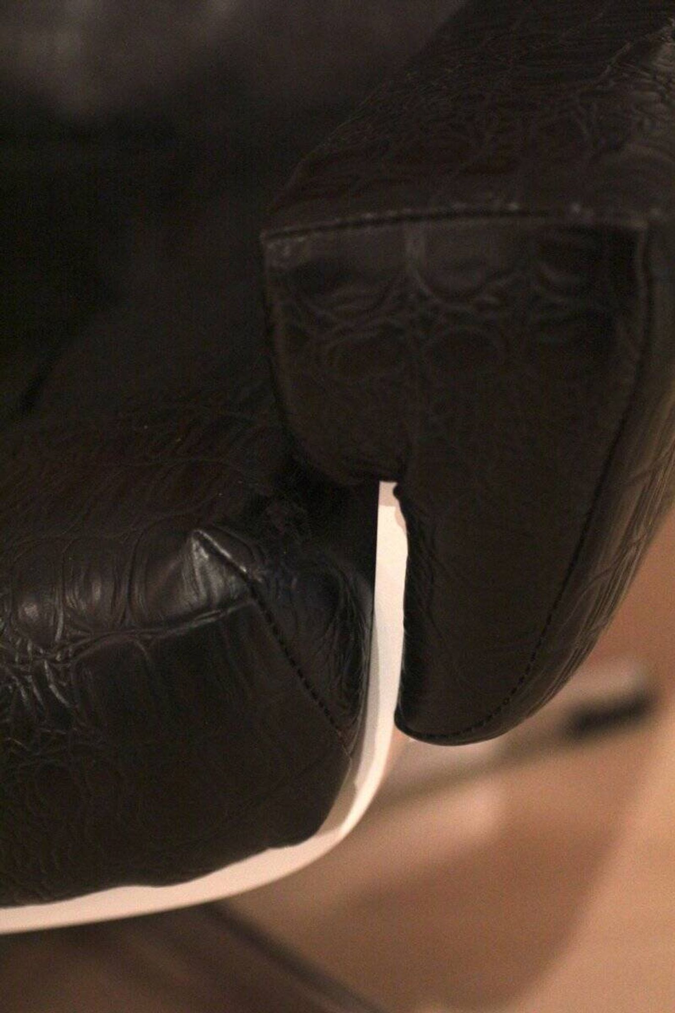 Fauteuil Lounge de l'ère spatiale, laque blanche, cuir, aspect reptile, Allemagne, années 1970.