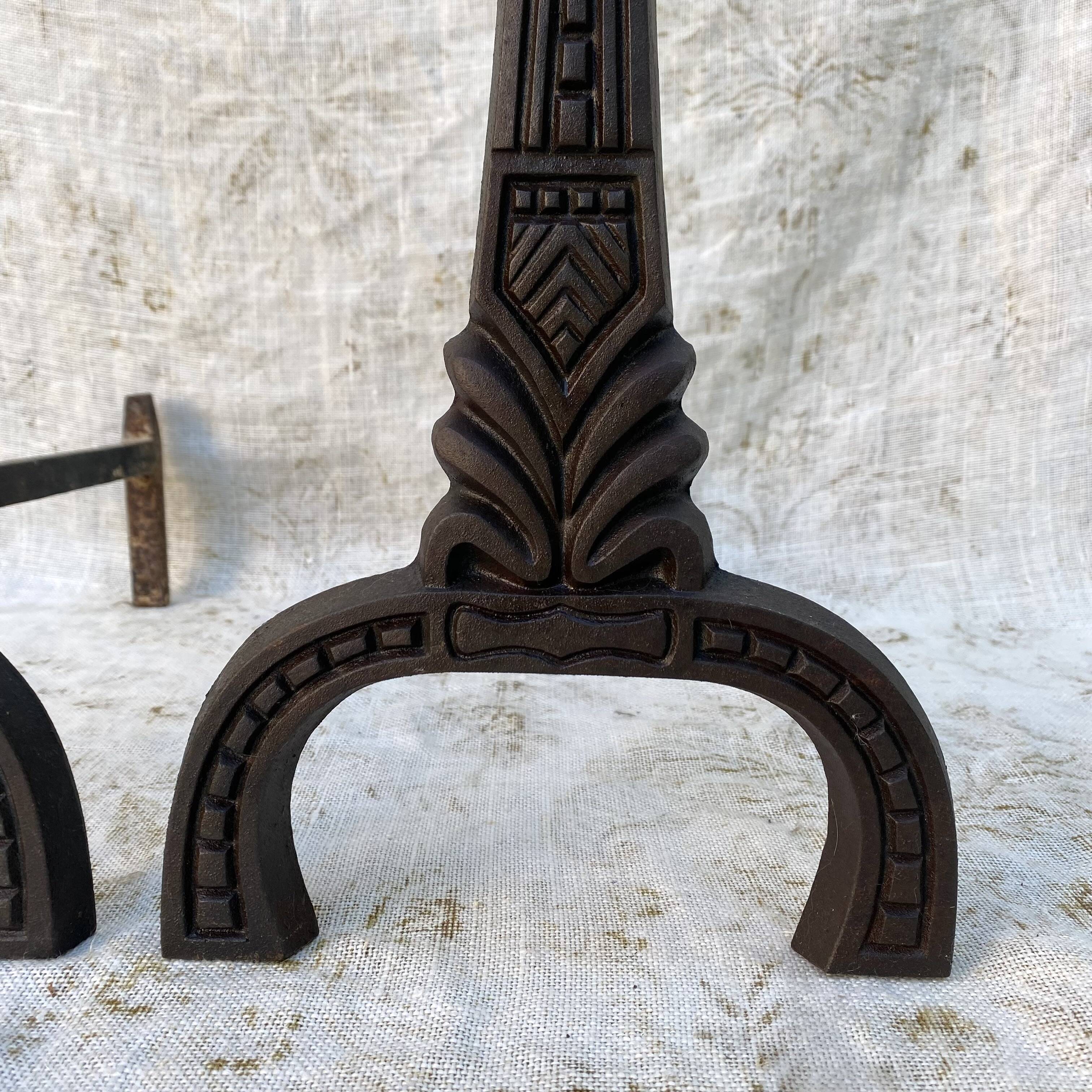 Paire de chenets Art déco en fonte