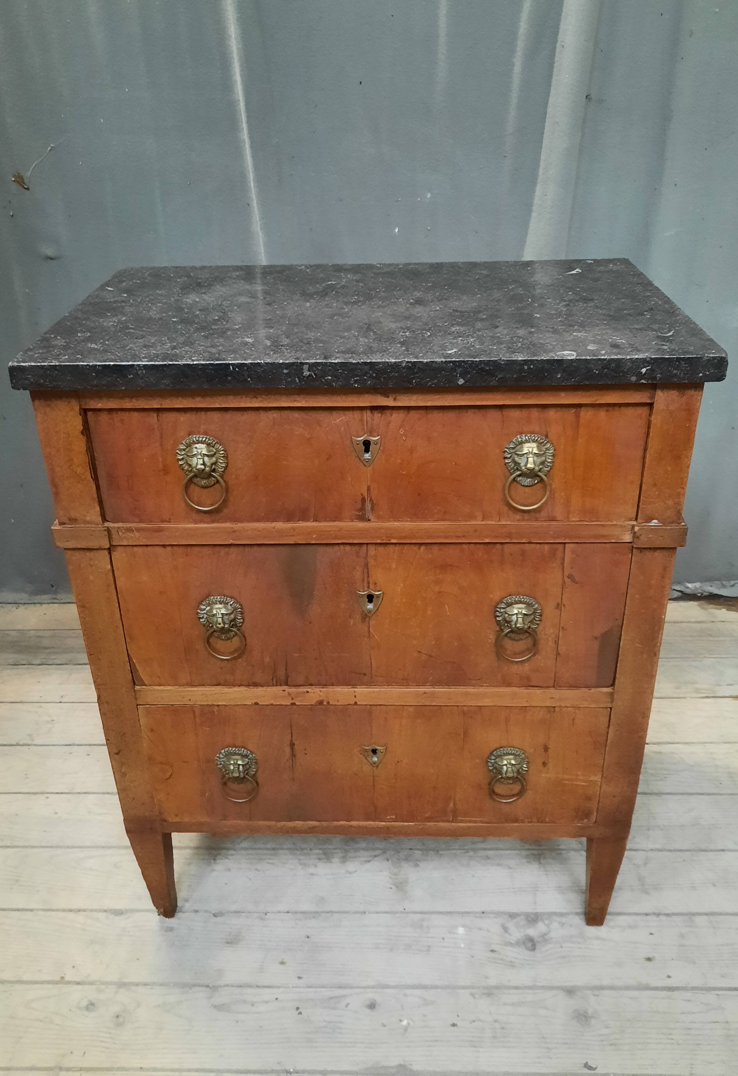 Directory chest of drawers