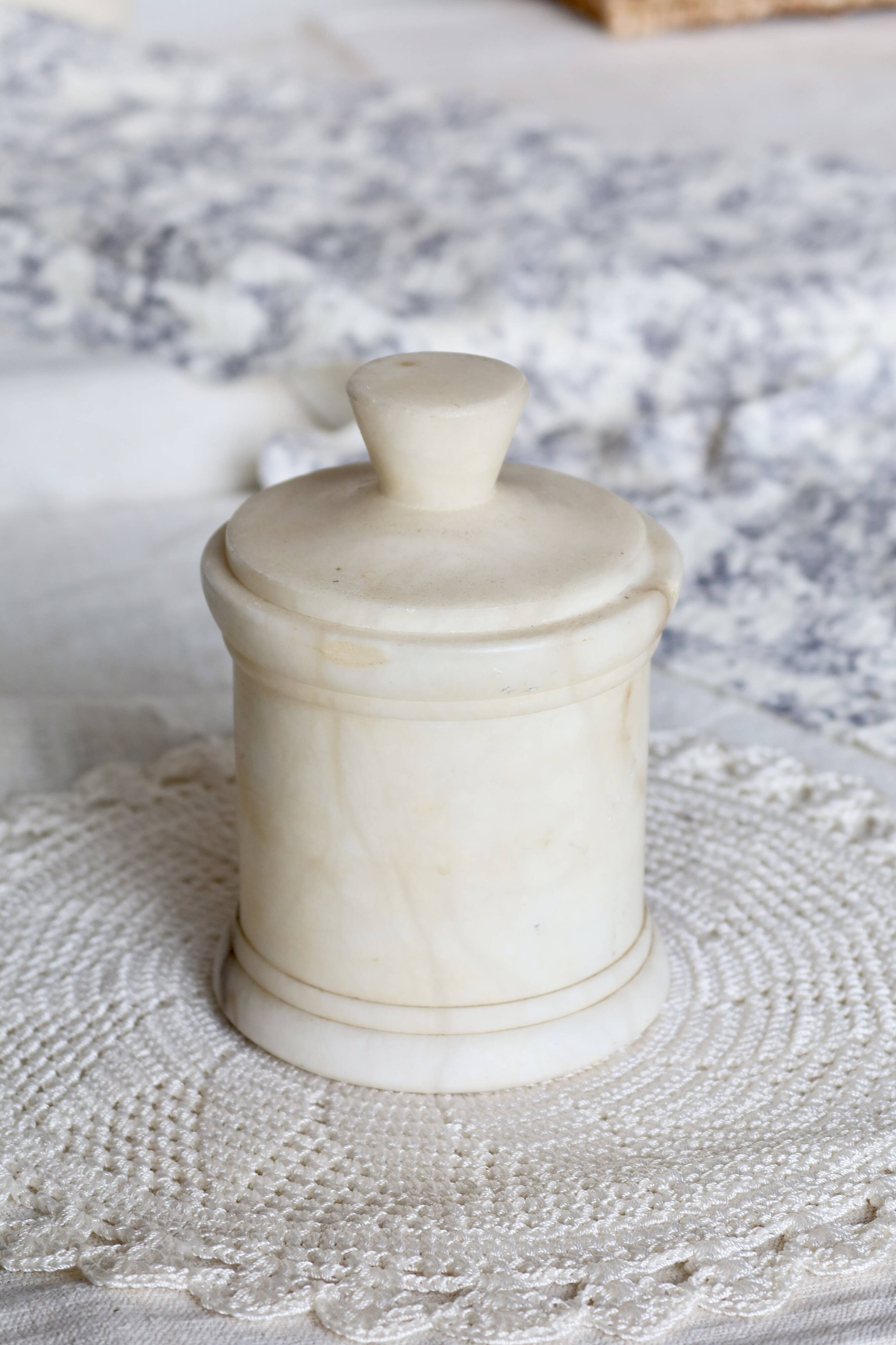 Vintage cream white marble box / candy box with lid