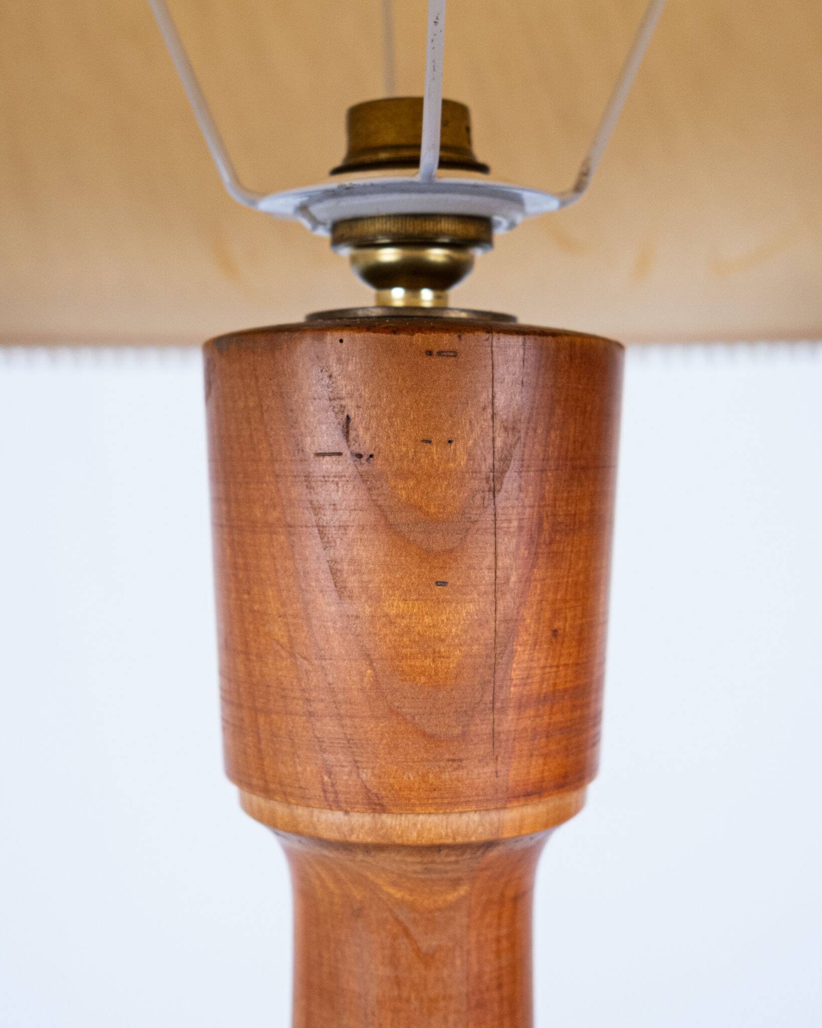 Pair of turned wooden floor lamps in Art Deco style, France, mid-20th century.