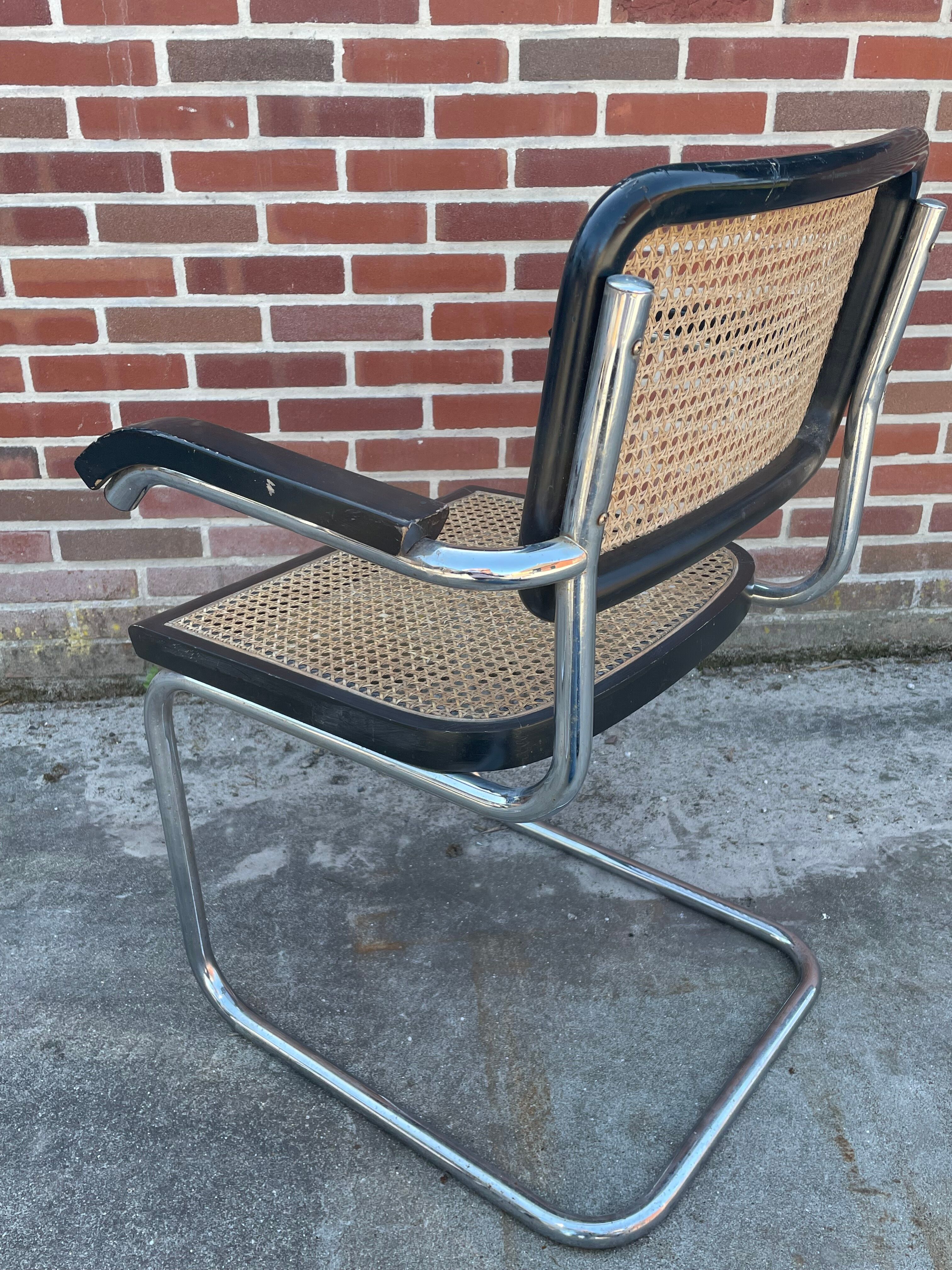 Set of 4 chairs model B64 Cesca with armrests in Black and Chrome
