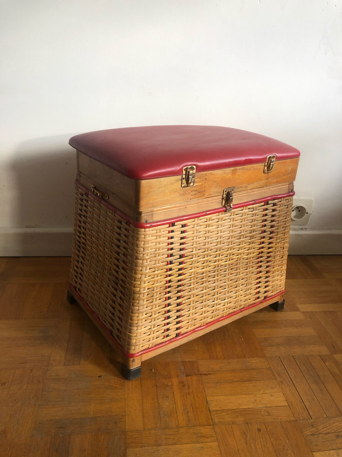 Rattan chest stool