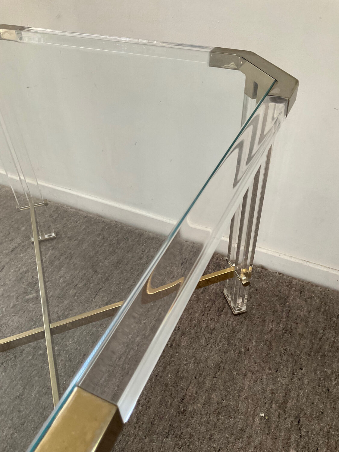 Vintage coffee table in lucite and brass 60s-70s