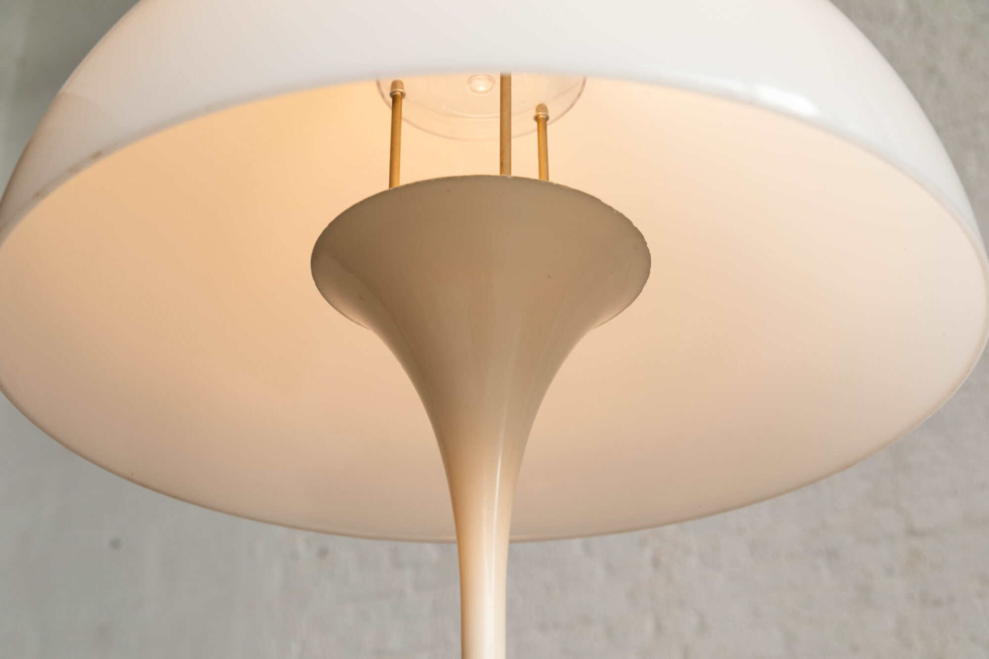 Lampe sur pied 'Panthella' de Verner Panton