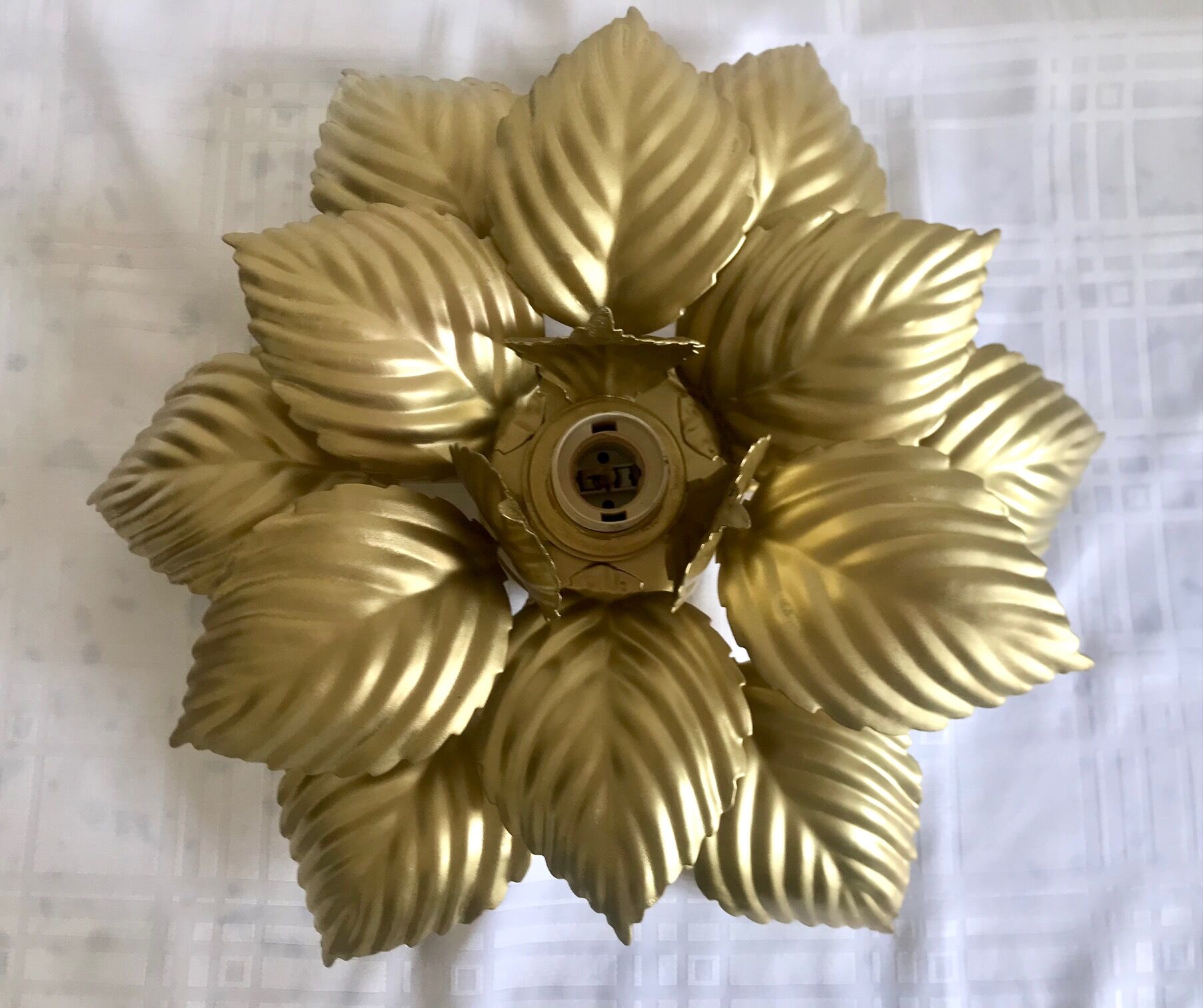 Wall lamp or ceiling lamp golden flower