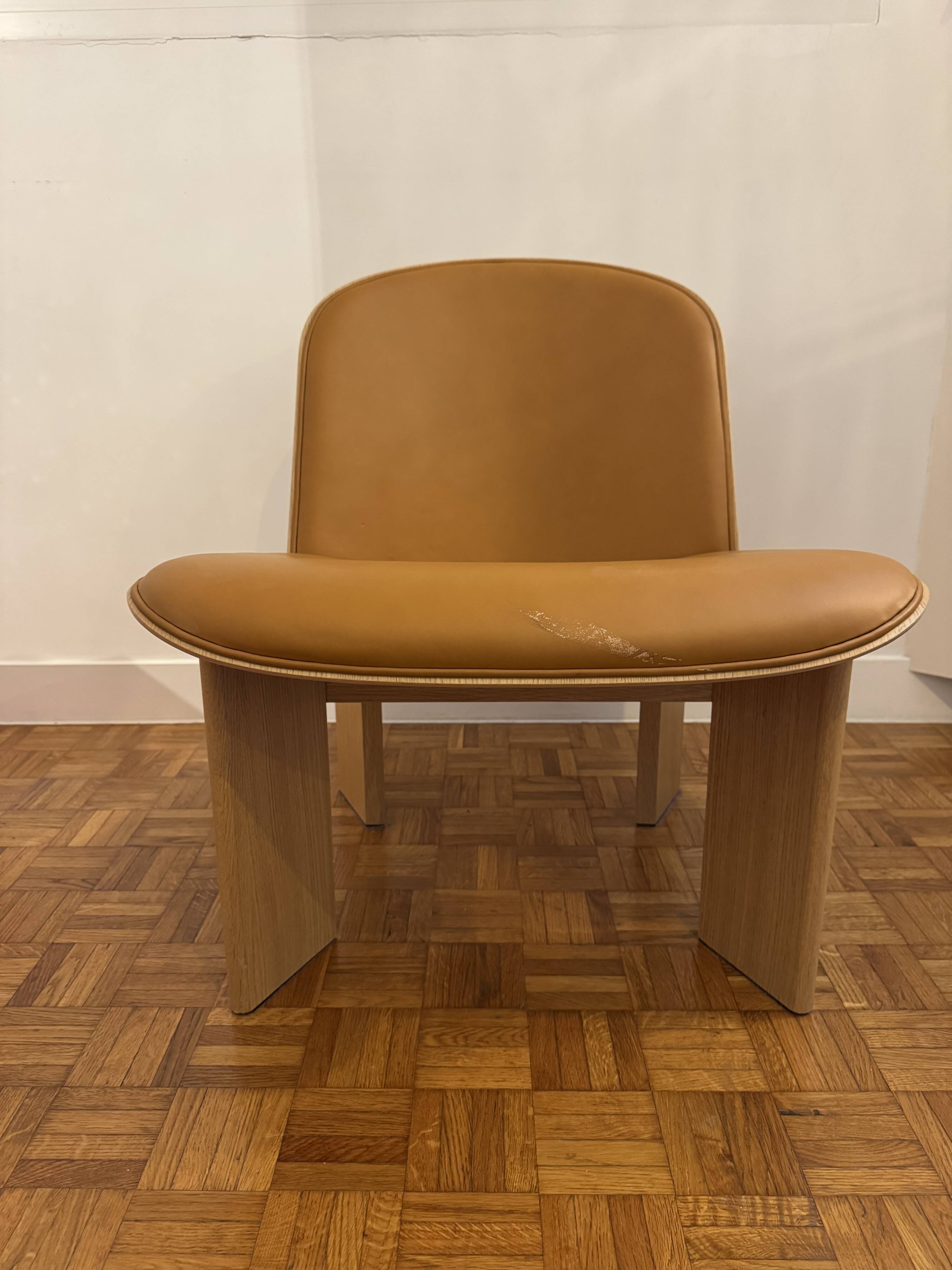 Chisel leather chaise lounge - Hay