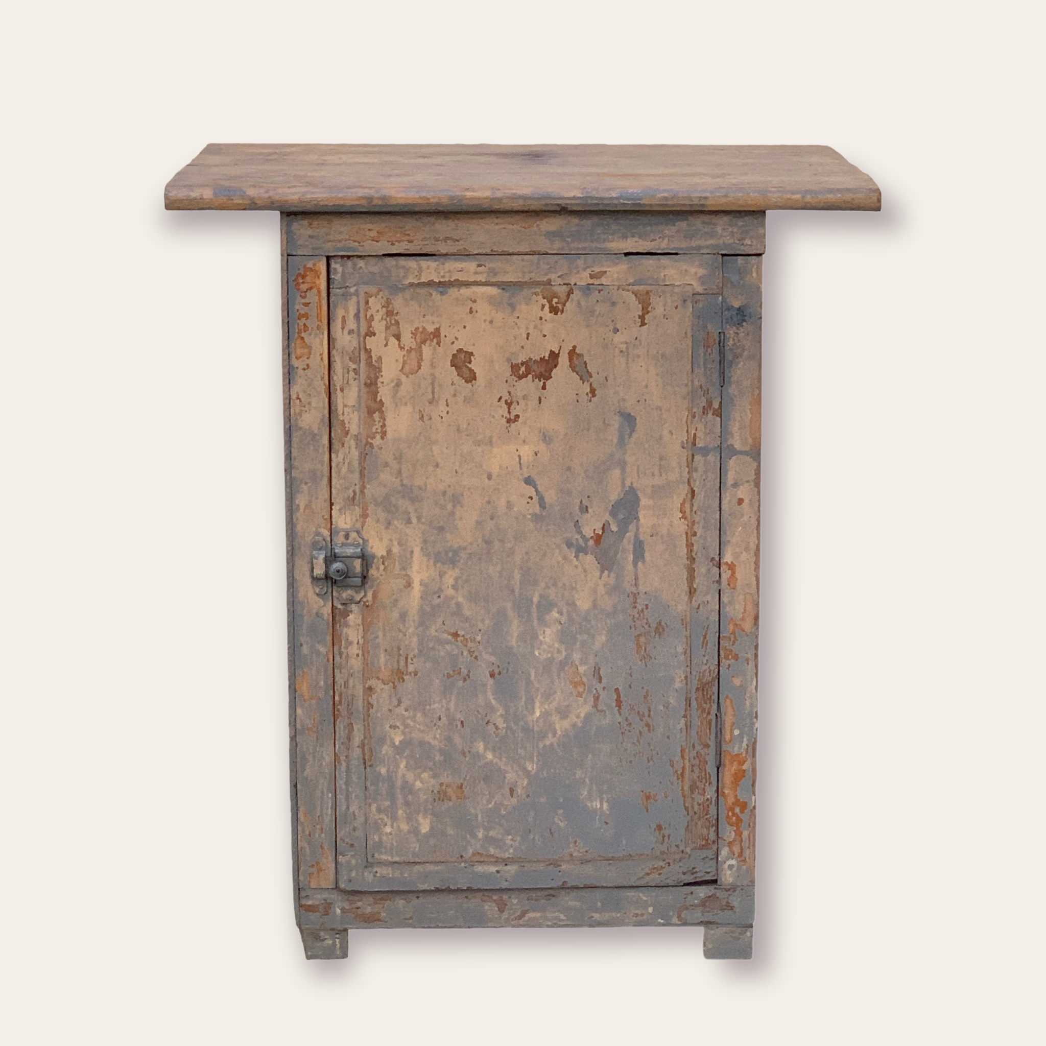 Parisian workshop buffet with patina 1940