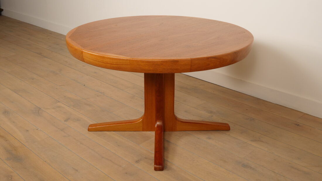 Vintage round dining table | extendable | teak | 120 cm - 220 cm