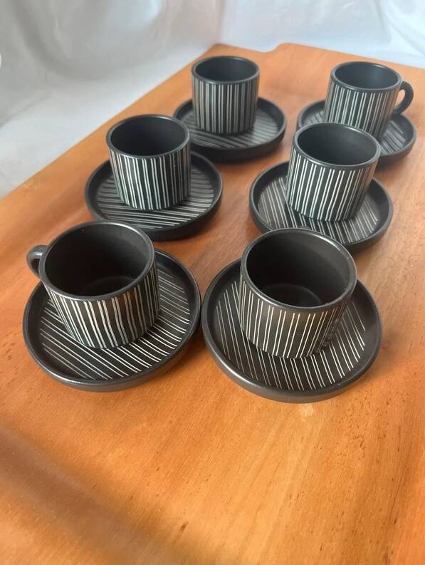 Tasses à café noir rayée blanc vintage Salins