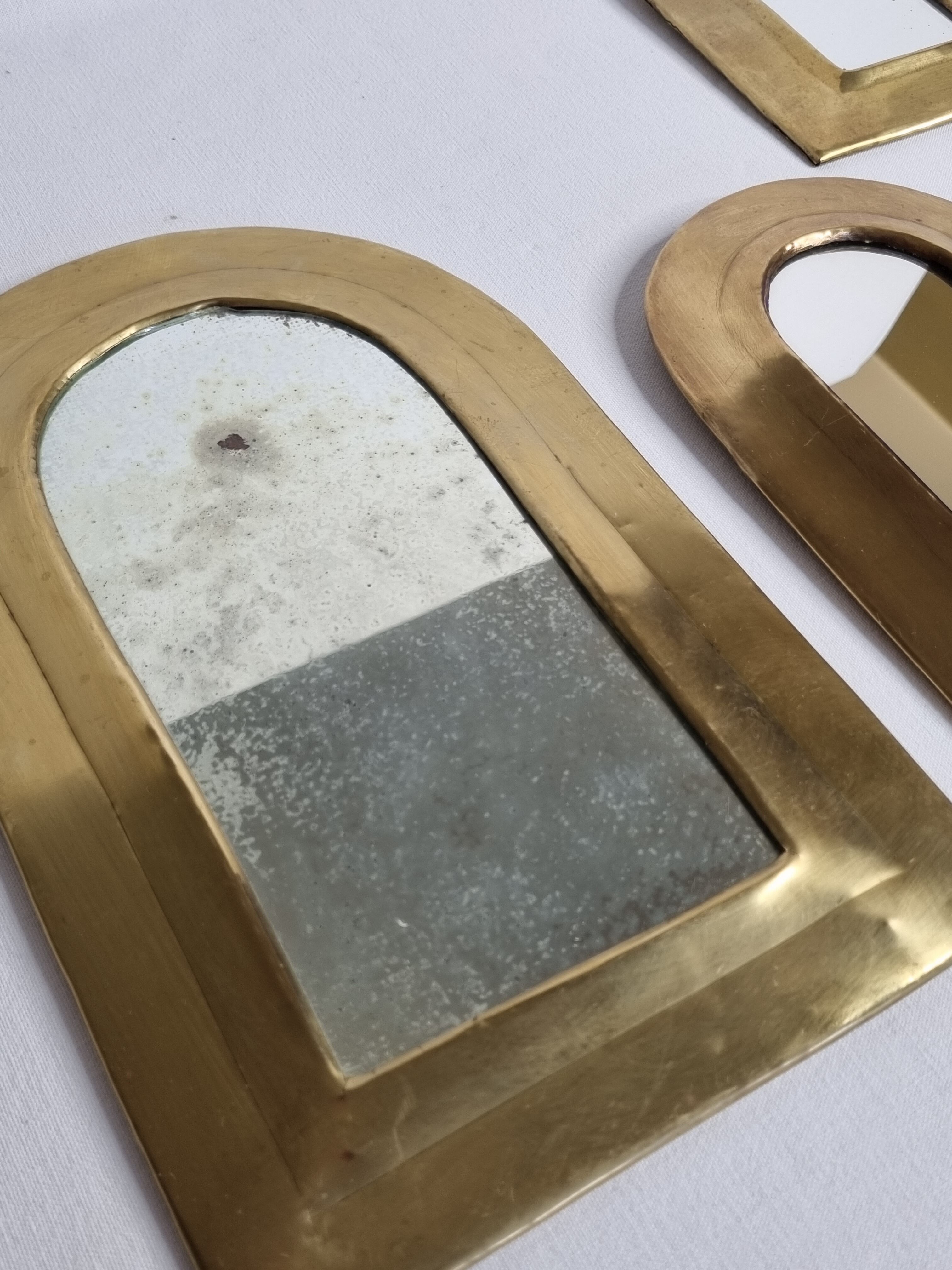 Set of 4 Moroccan mirrors in vintage brass 27 cm