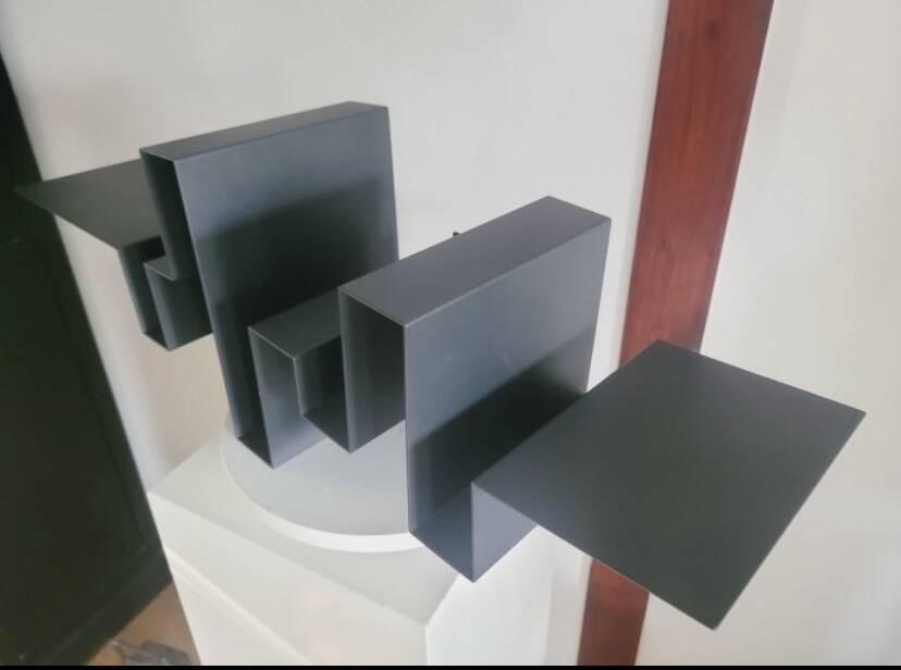 Metal shelf Studio Frederik Roije