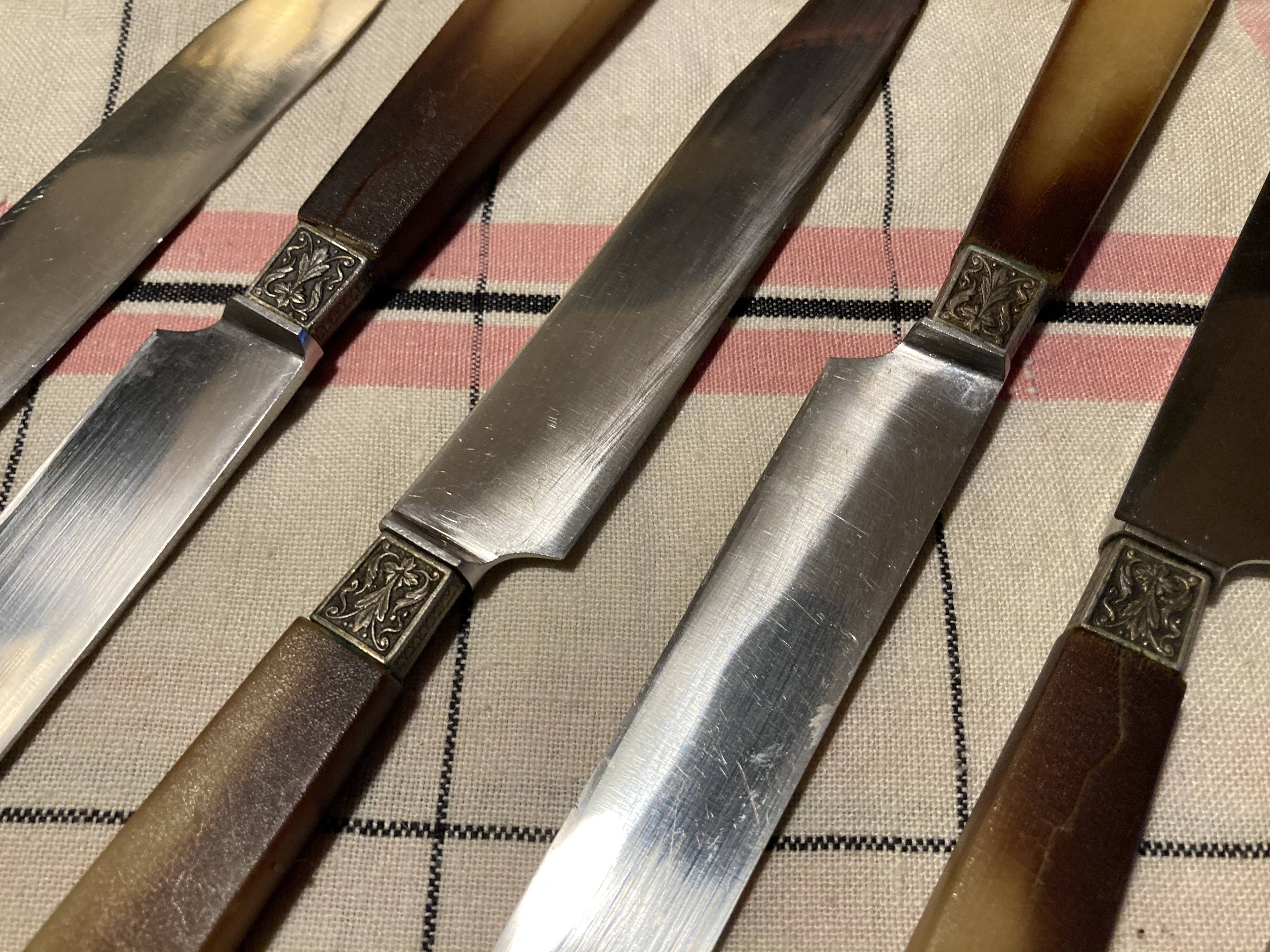 Lot of 6 table knives in Bakelite