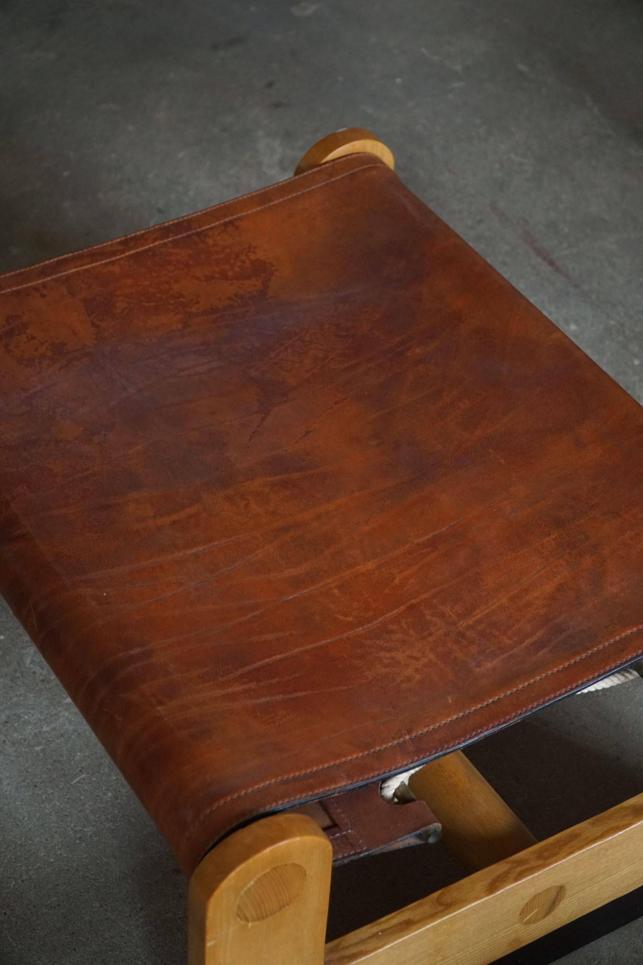 Francesco Lucianetti, Lounge chairs in leather and elm, Italian modern, 1960s