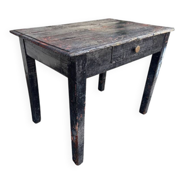 Table de ferme artisanale en bois noir patiné