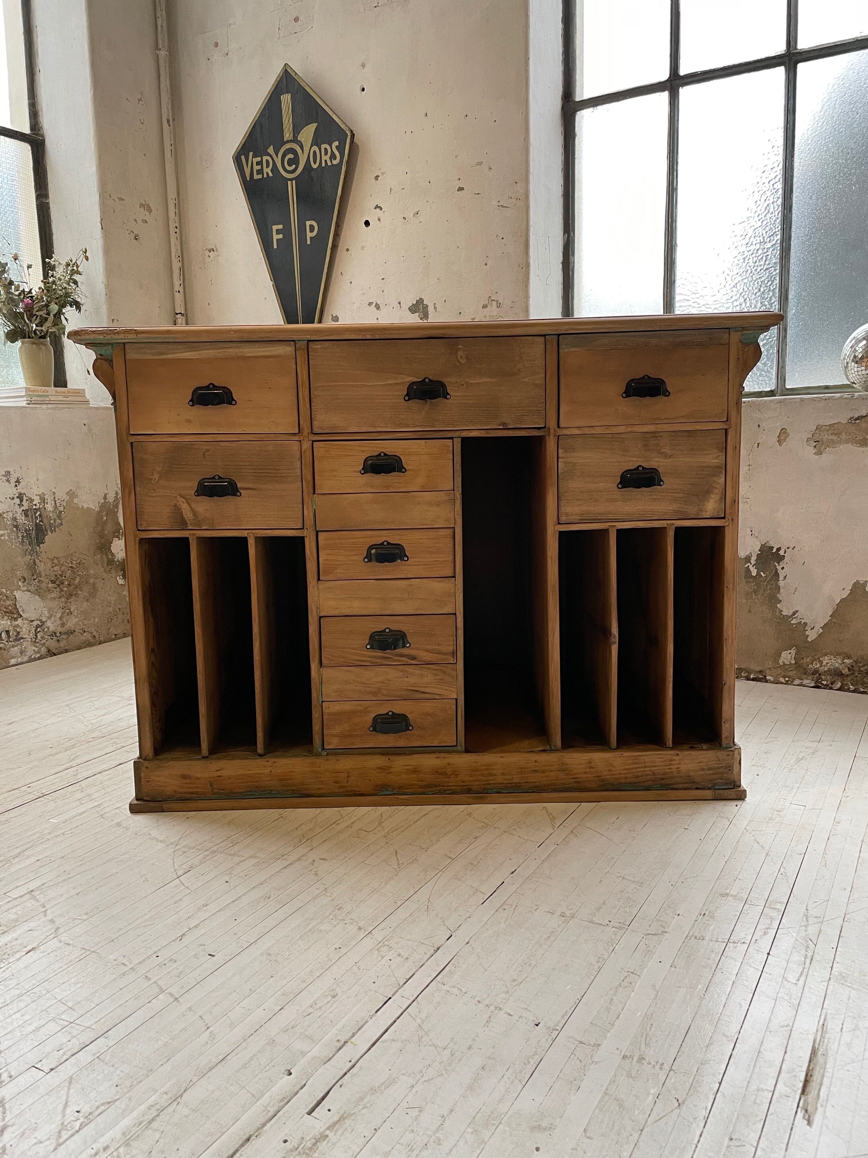 Old XXL drawer counter
