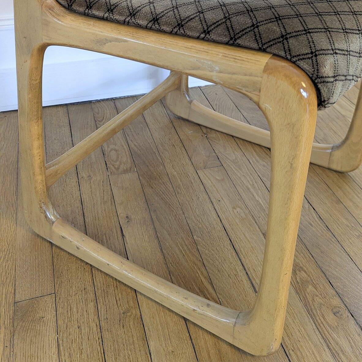 4 "Sled" chairs by Baumann