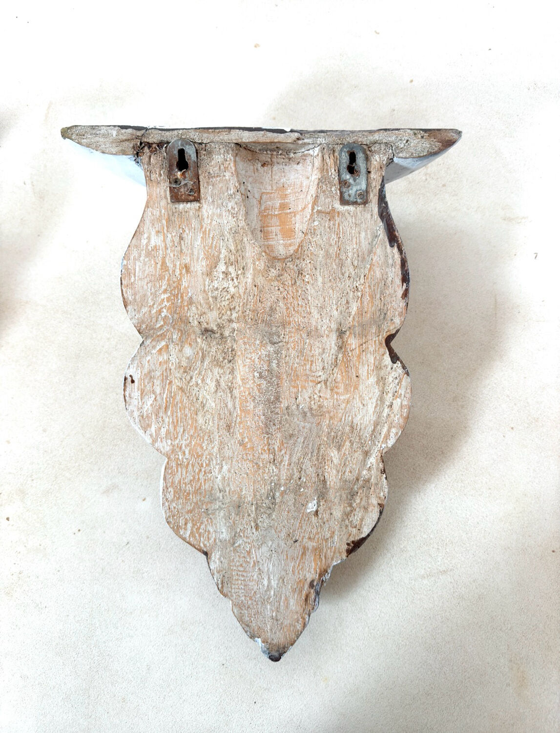 Wall shelf "Rocaille"