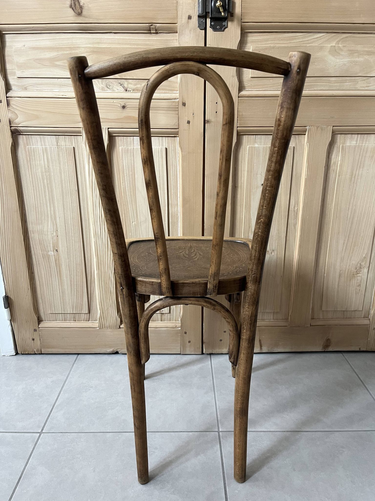 Bistro chair 1900 poppy seat