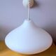 Suspension scandinave oignon en verre opalin 1950