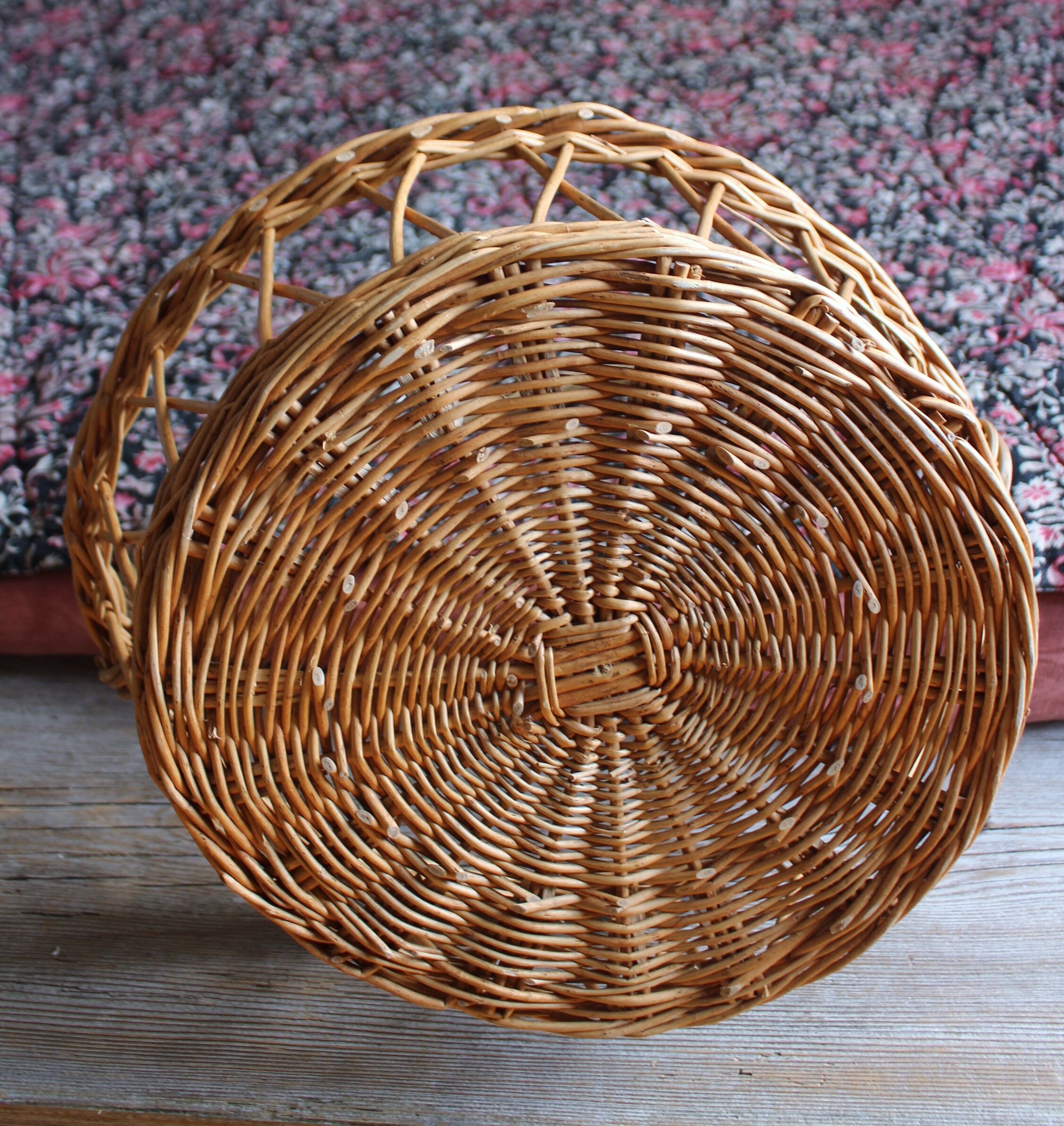Vintage basket round Osier Large cove