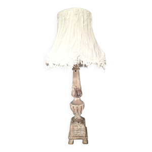 lampe en bois patiné