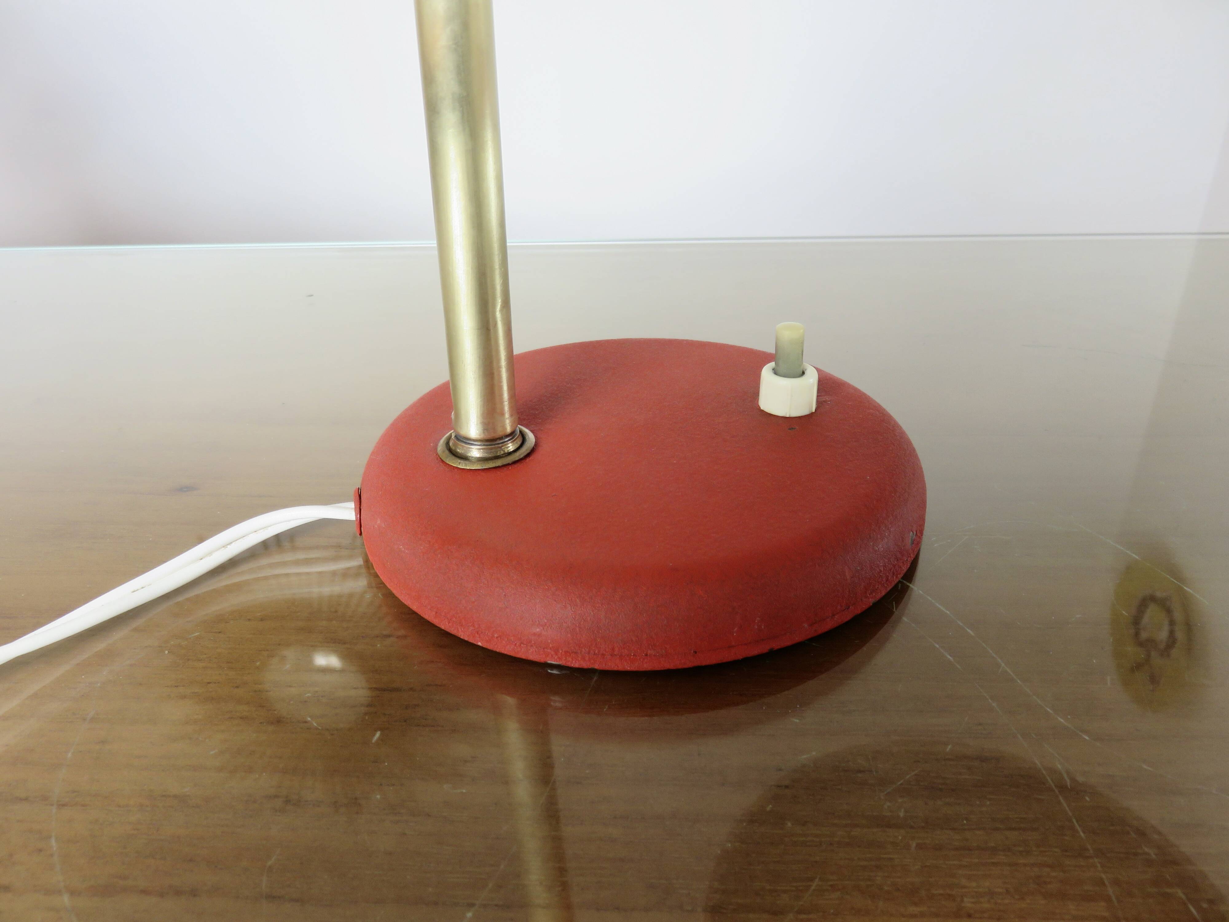"Cocotte" lamp in brass and red lacquered metal, 1950s-60s.