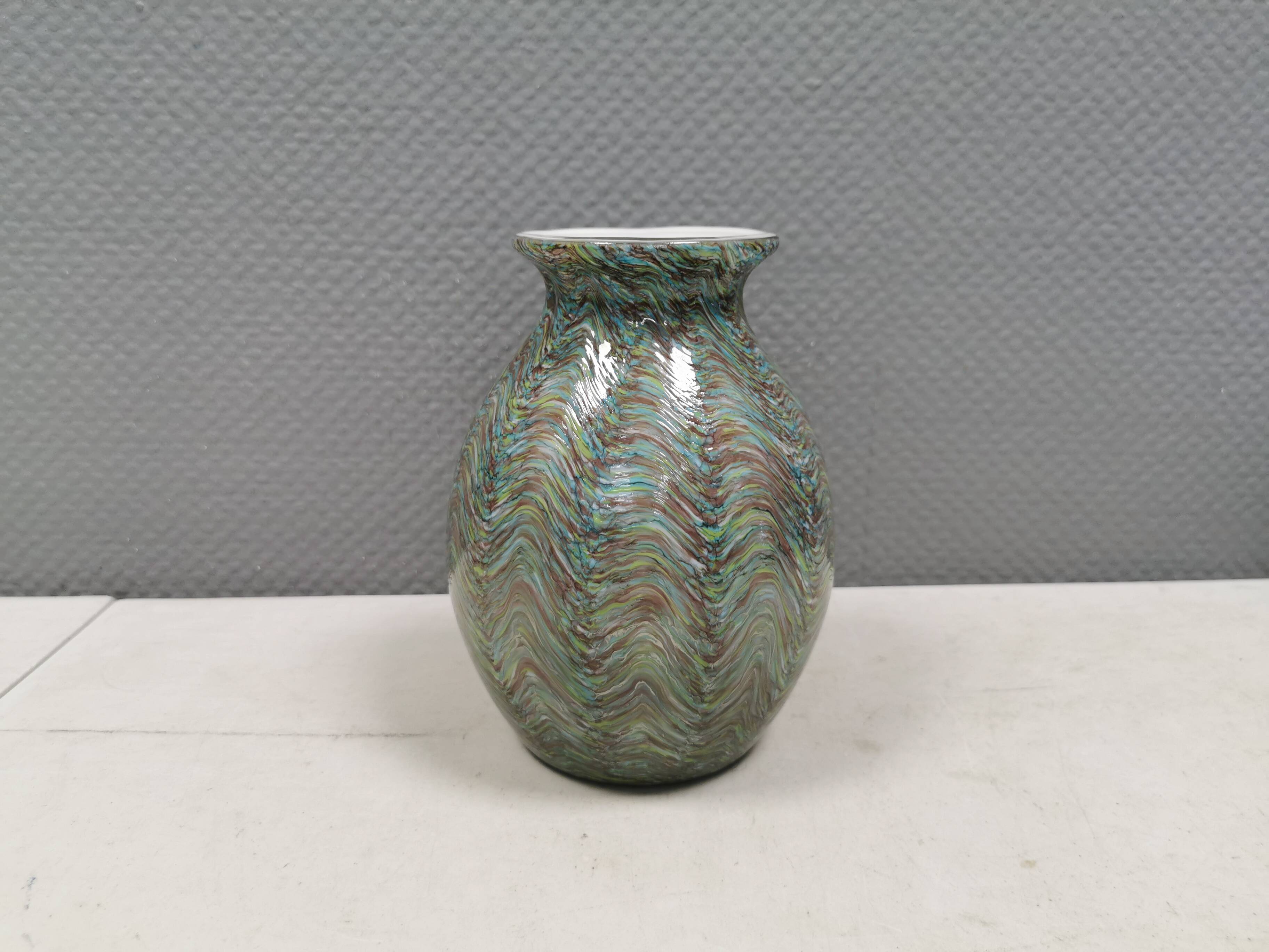 Vase magnifique en 3 couches de verre.