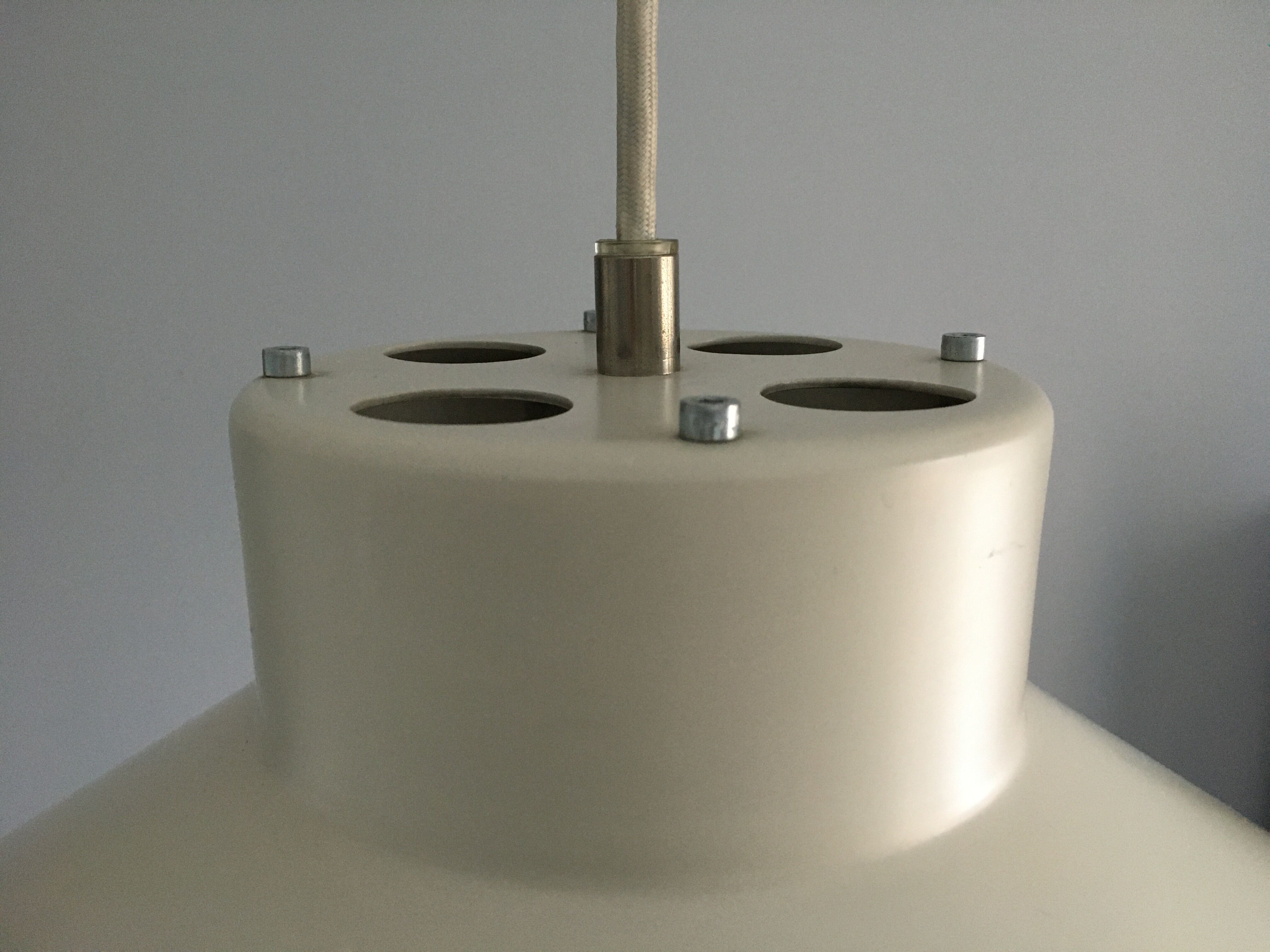 Scandinavian suspension Louis Poulsen, 80s