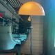 Lampadaire vintage avec abat-jour champignon blanc