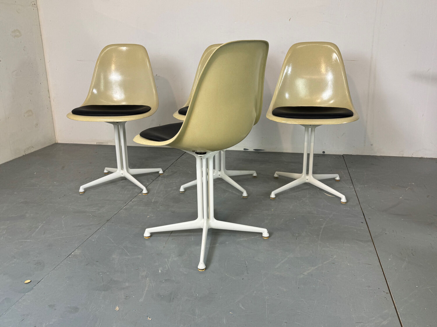 4 La Fonda fiberglass steel dining Chairs by Eames for Herman Miller