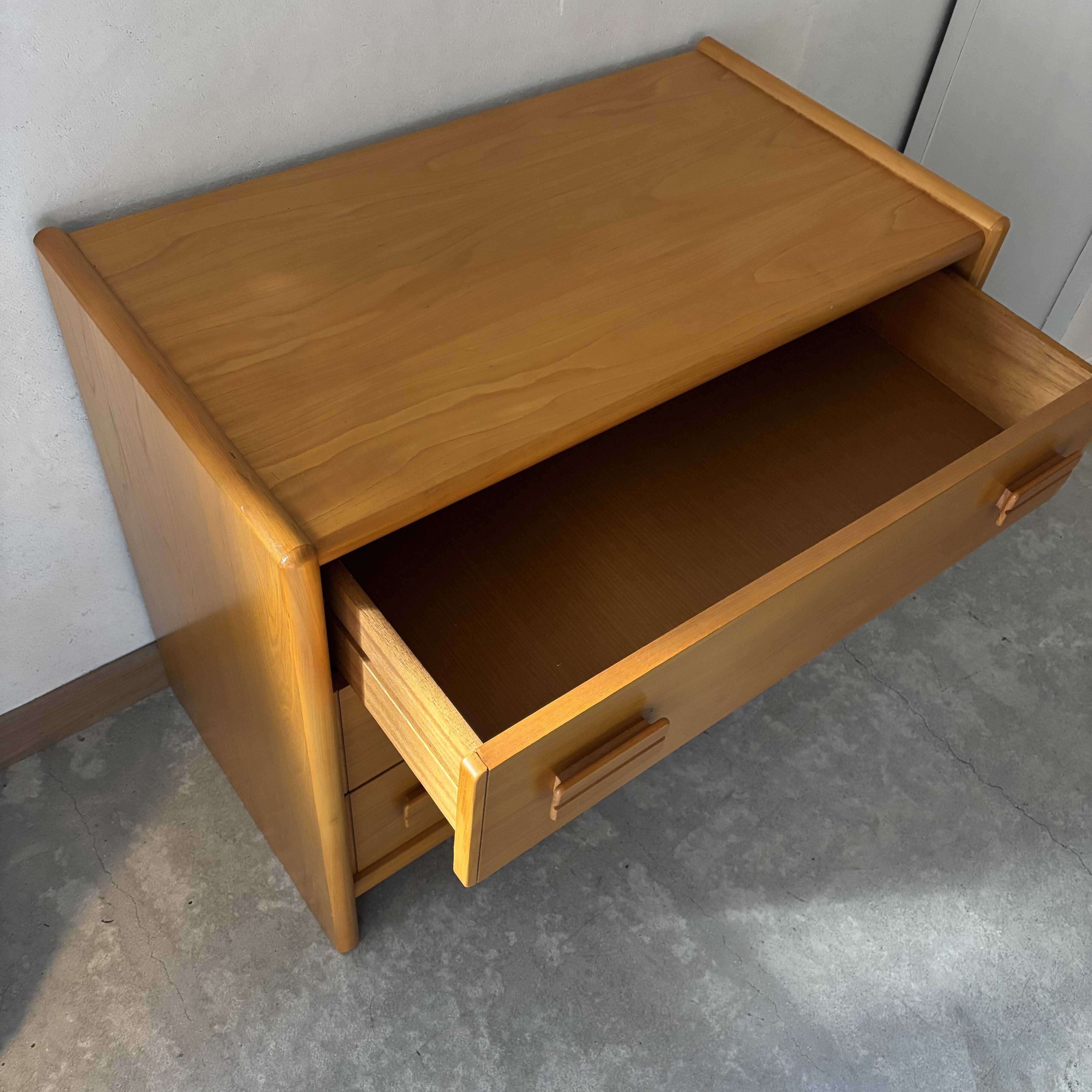 Gautier chest of drawers in wood.