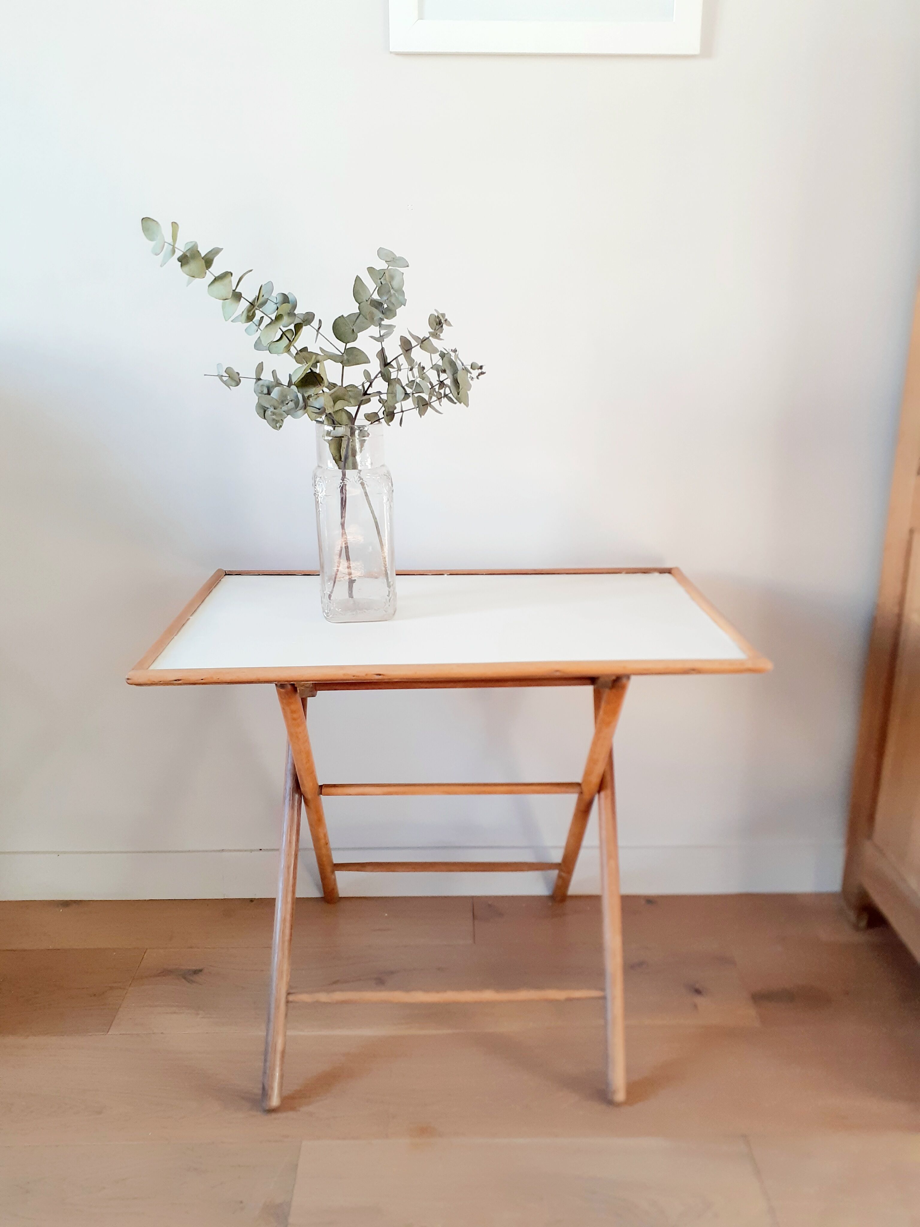 Folding wooden table